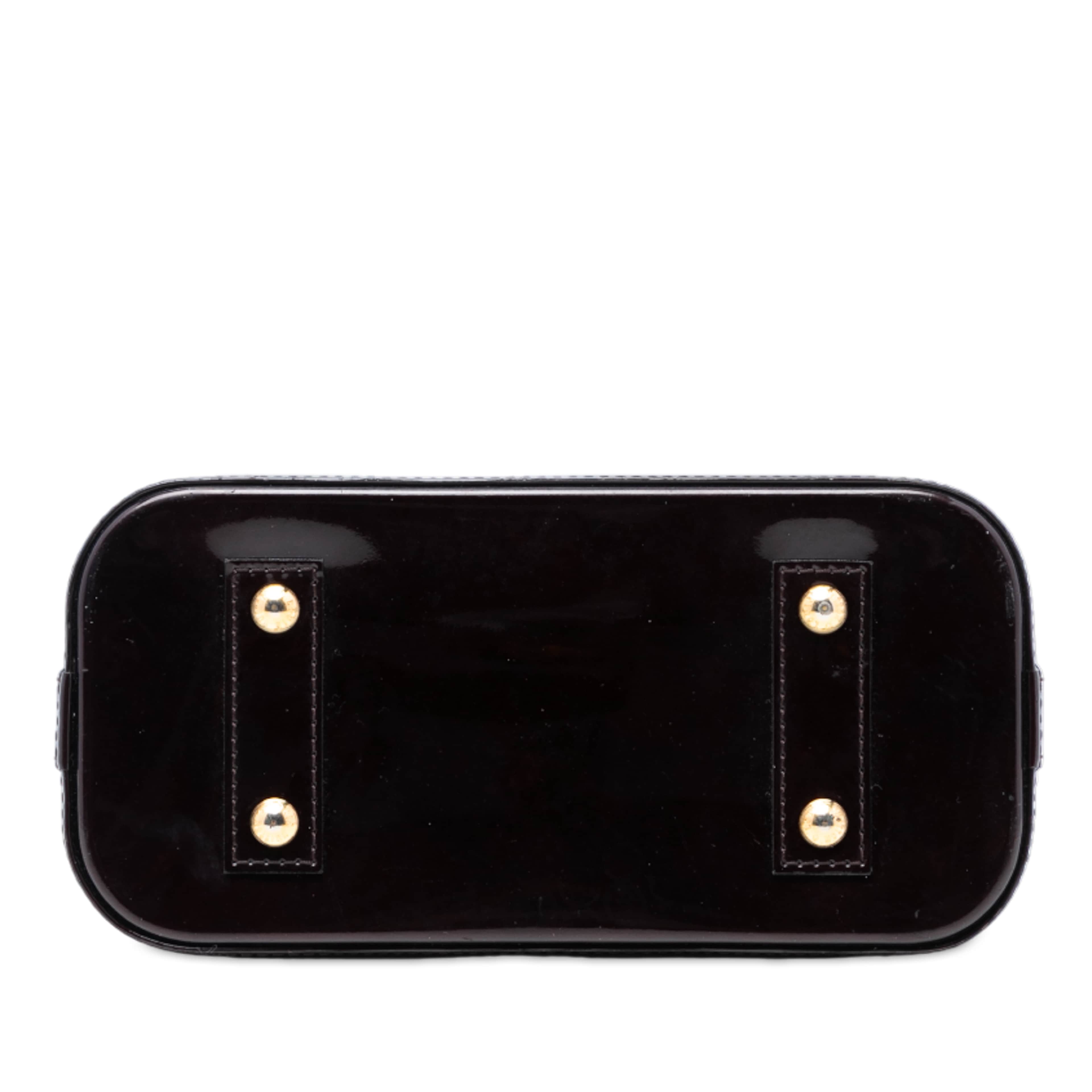 Louis Vuitton Monogram Vernis Alma Bb, från Luxclusif, i färgen purple. Klicka för att öppna bilden i stort format