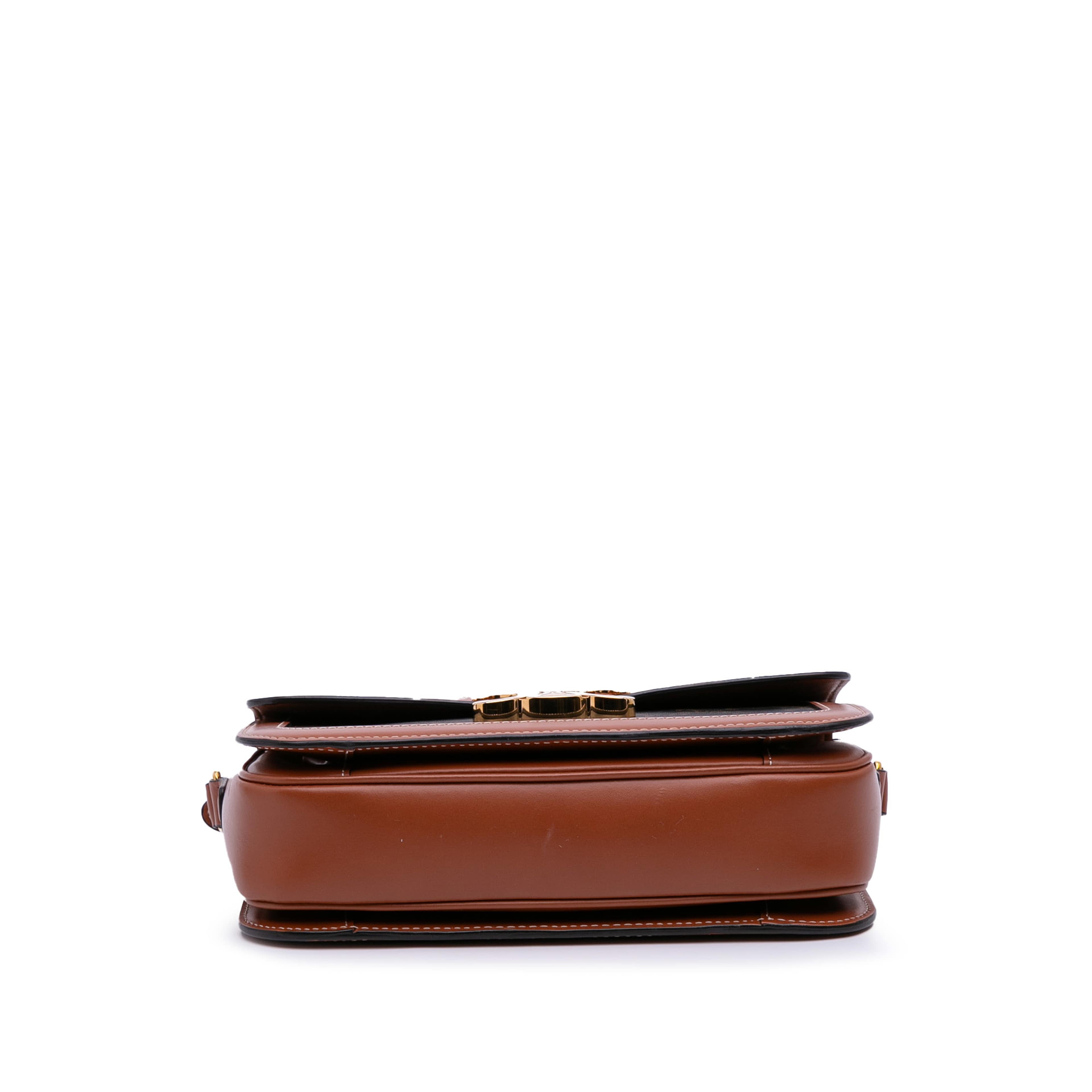 Celine Classique Triomphe Coated Canvas And Calfskin Triomphe Crossbody, från Luxclusif, i färgen dark brown.
