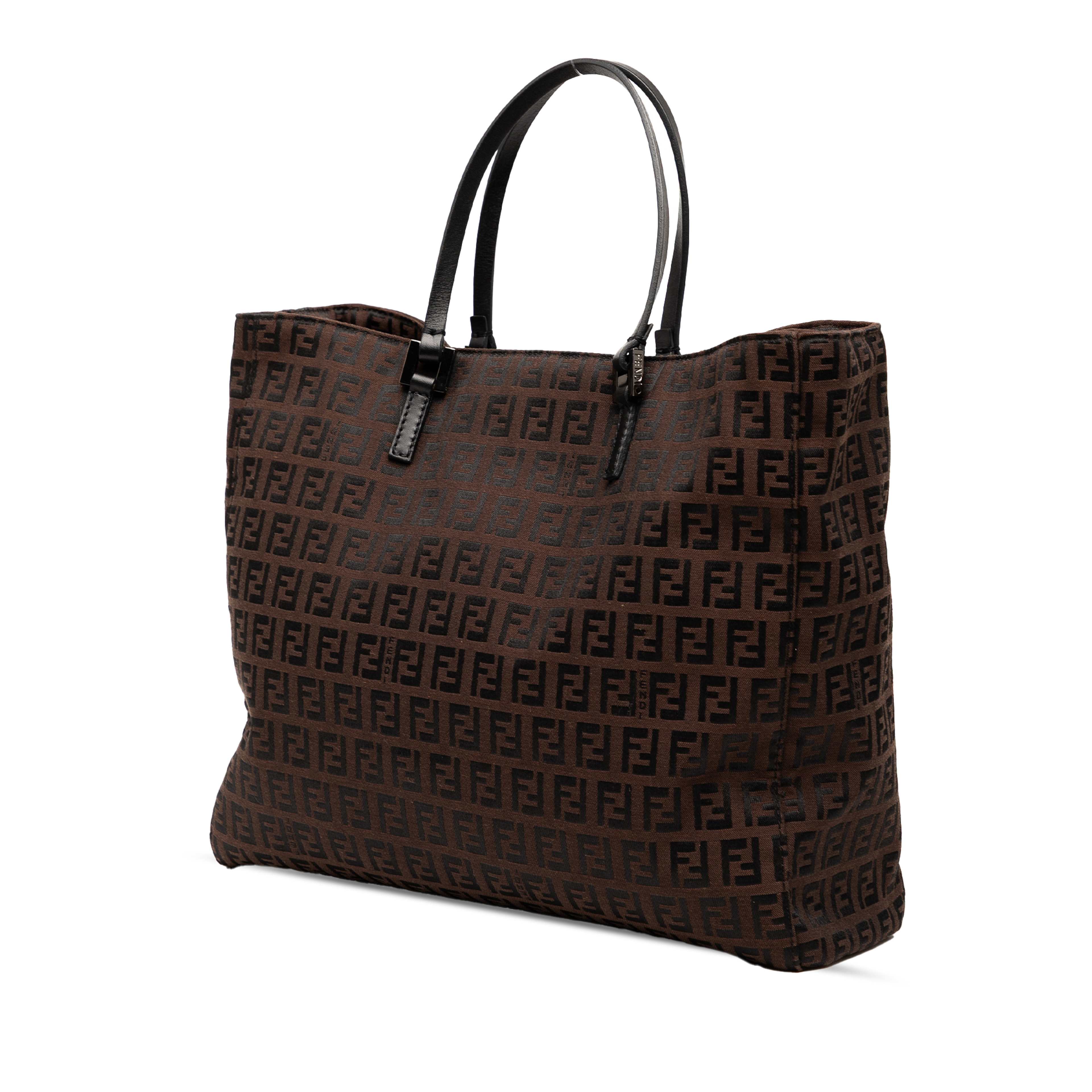 Fendi Zucchino Canvas Tote, från Luxclusif, i färgen dark brown. Klicka för att öppna bilden i stort format