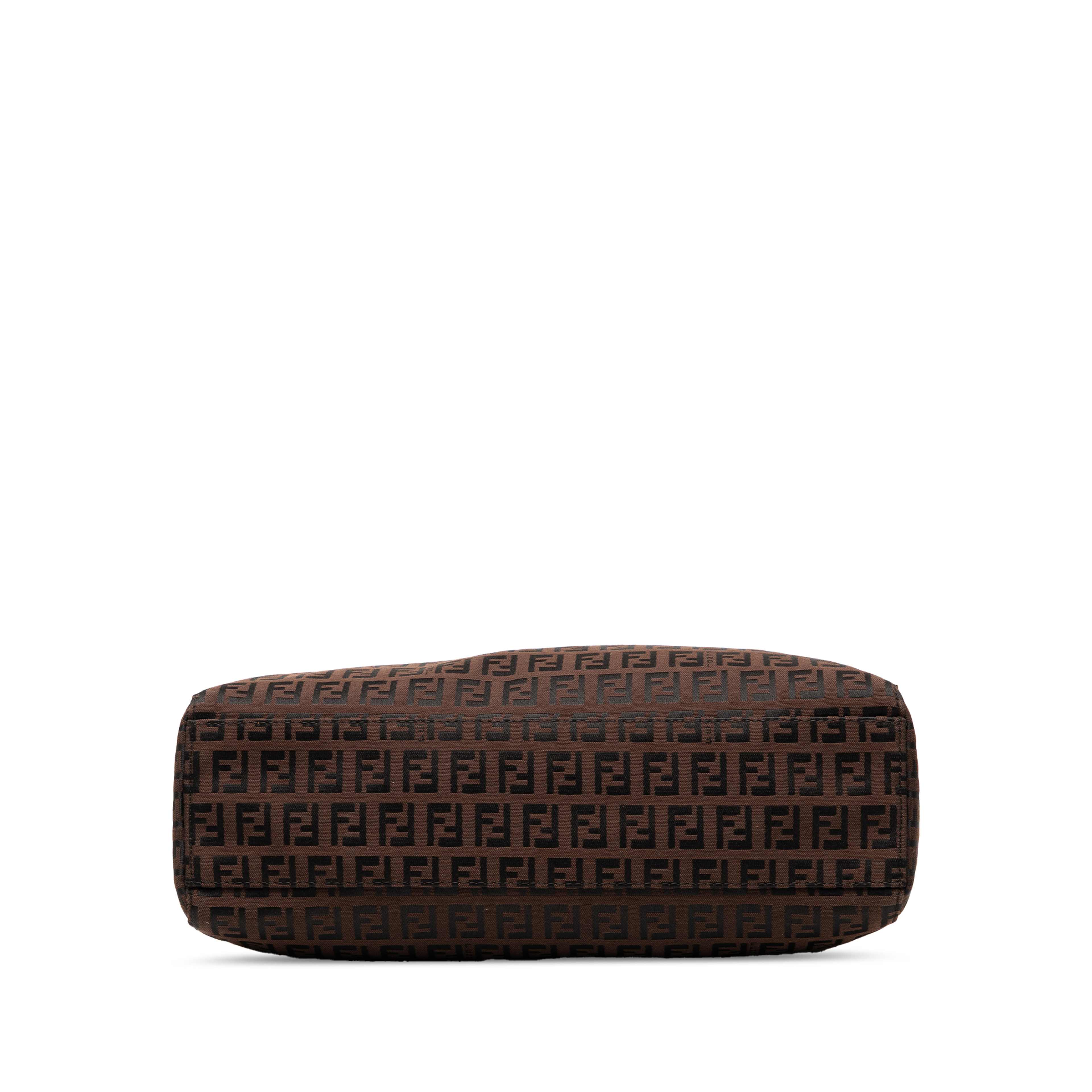 Fendi Zucchino Canvas Tote, från Luxclusif, i färgen dark brown. Klicka för att öppna bilden i stort format