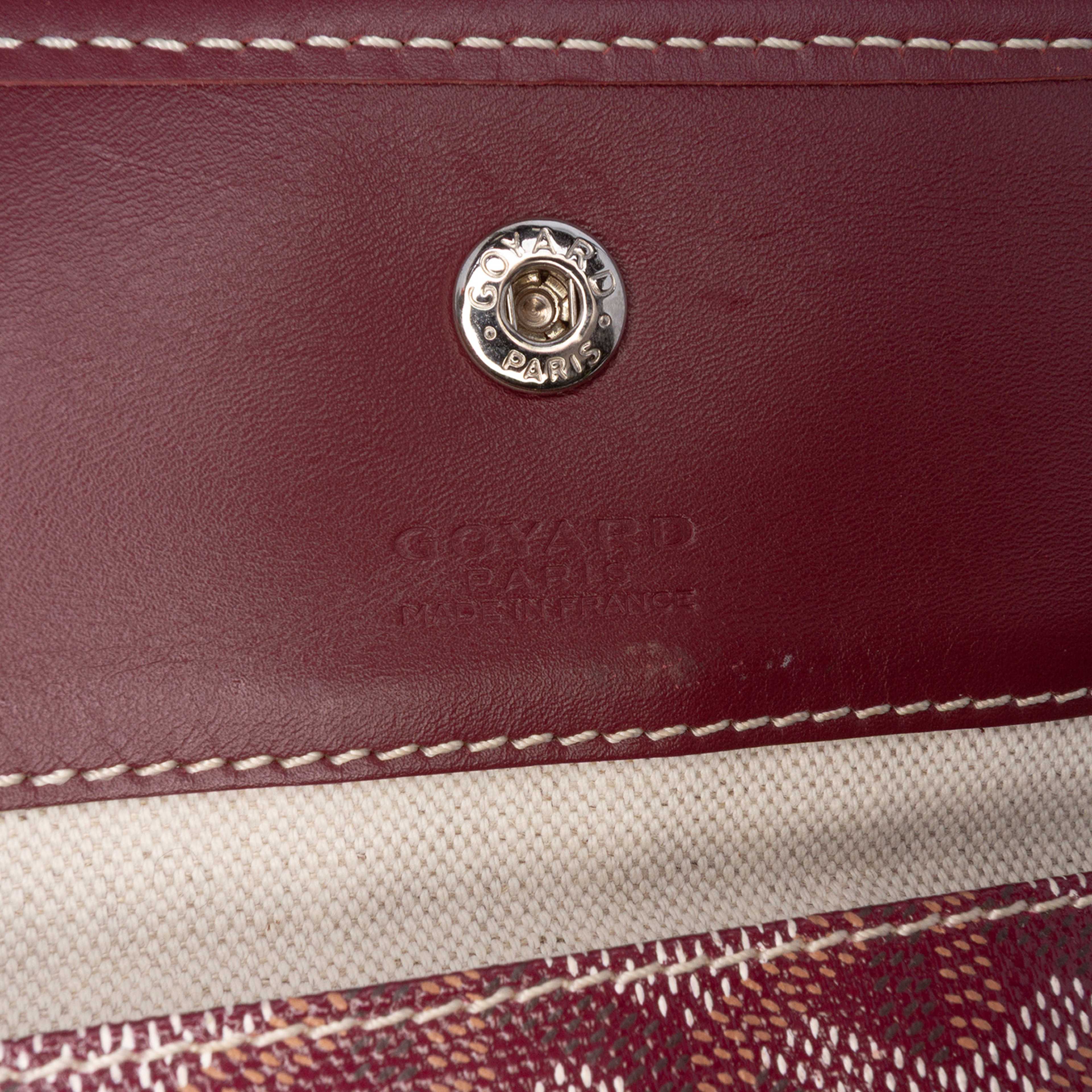 Goyard Goyardine Saint Louis Gm, från Luxclusif, i färgen burgundy. Klicka för att öppna bilden i stort format