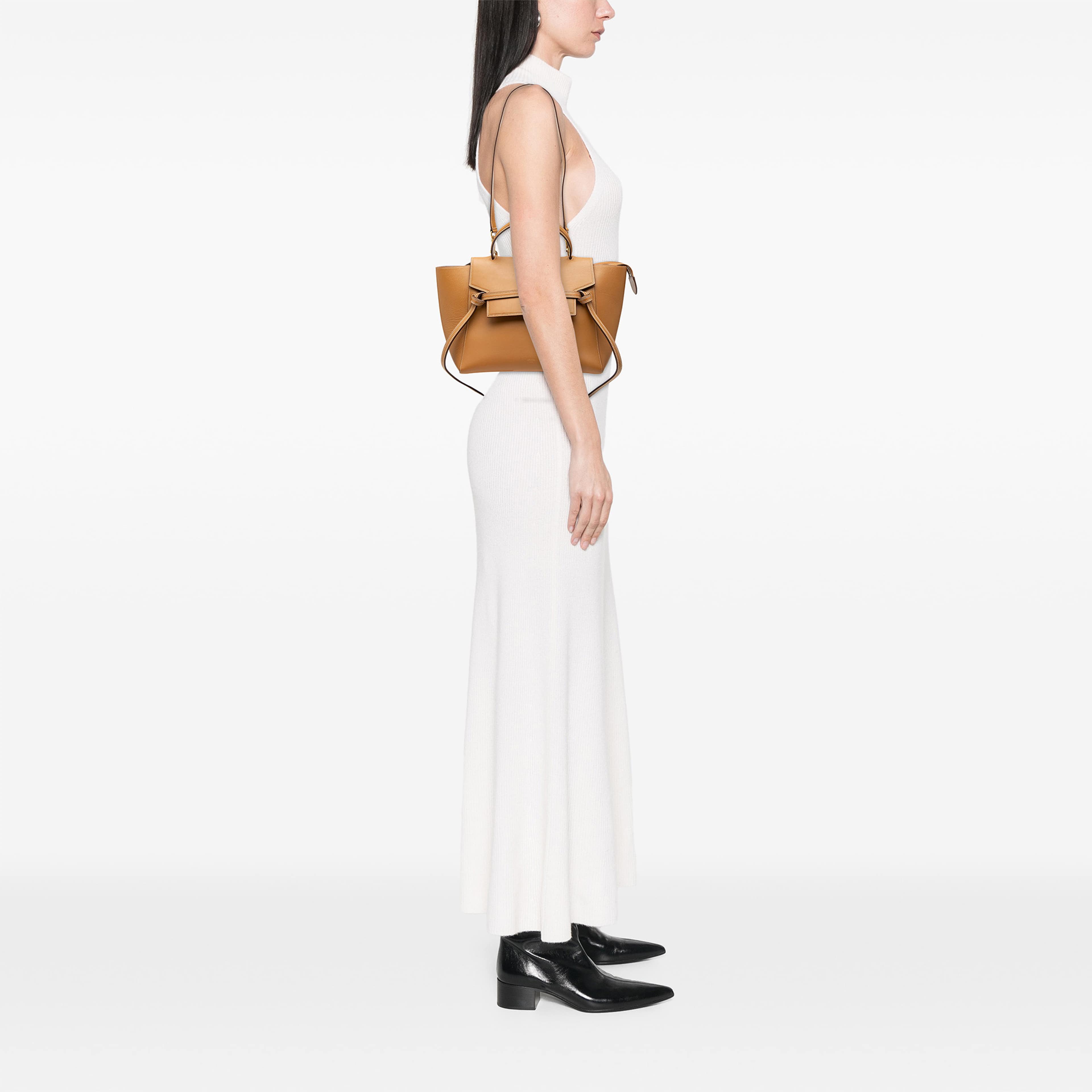 Celine Mini Smooth Calfskin Belt Bag, från Luxclusif, i färgen brun. Klicka för att öppna bilden i stort format