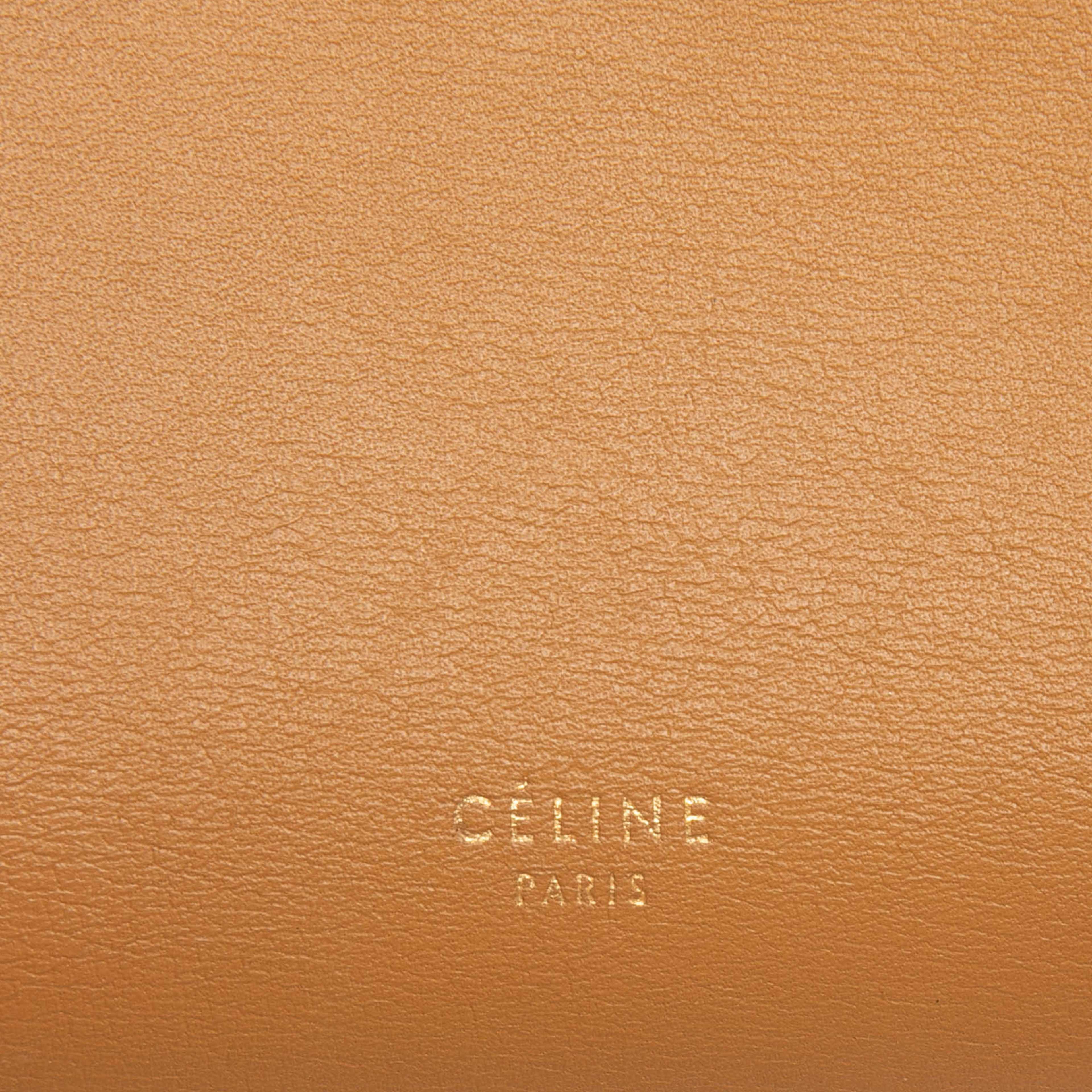Celine Mini Smooth Calfskin Belt Bag, från Luxclusif, i färgen brown. Klicka för att öppna bilden i stort format