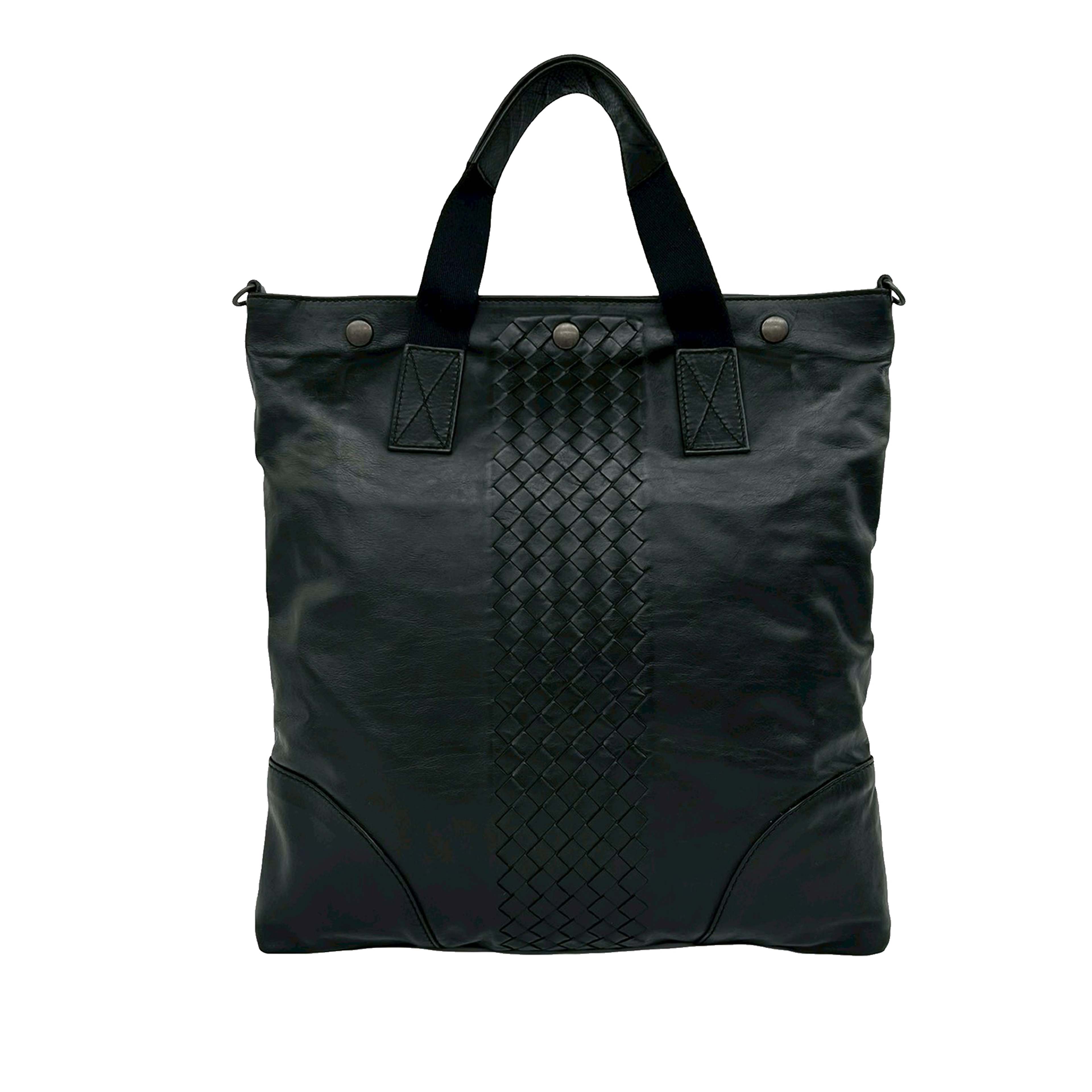 Bottega Veneta Intrecciato Trimmed Nappa Convertible Tote, från Luxclusif, i färgen black. Klicka för att öppna bilden i stort format