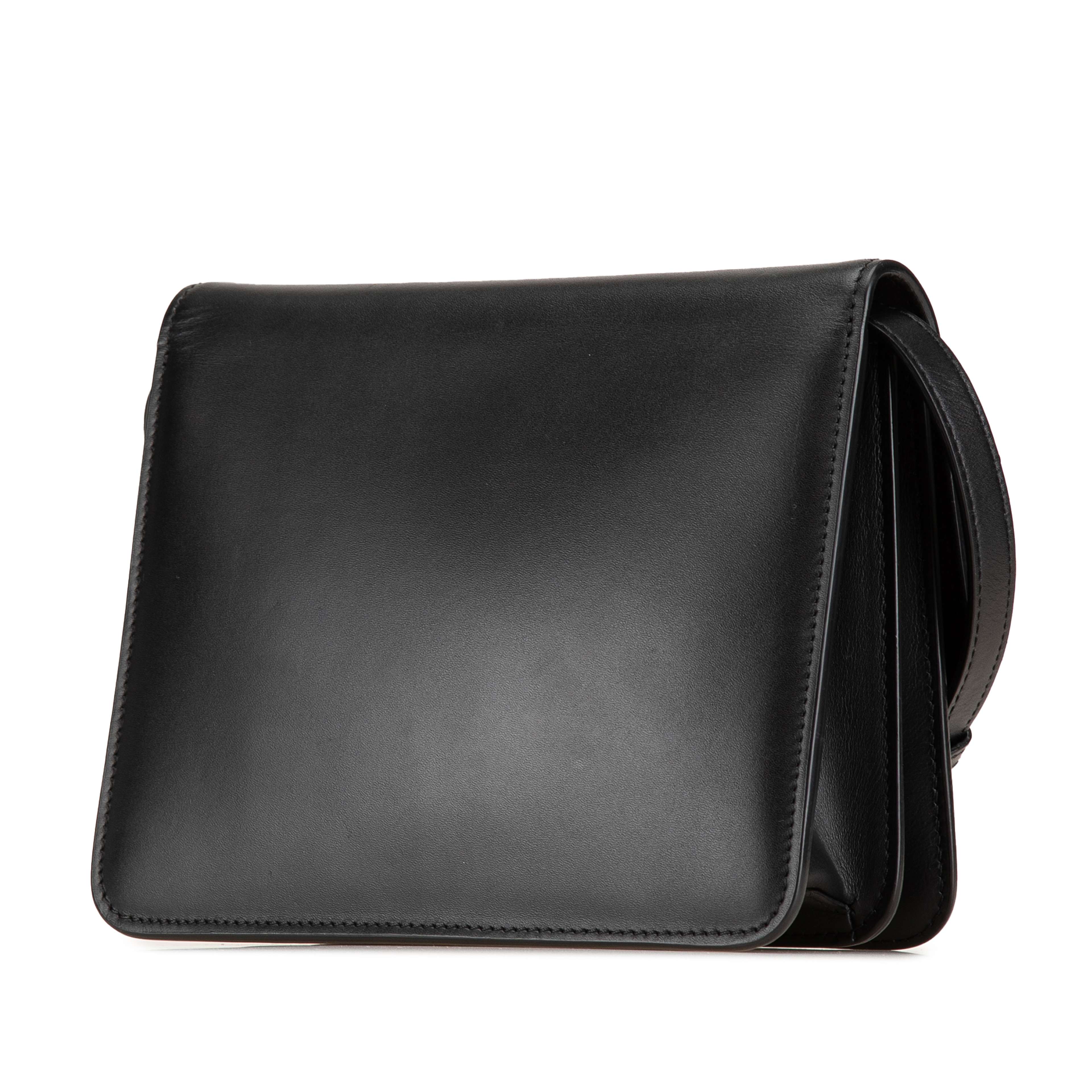 Fendi Leather Crystal Fab Crossbody, från Luxclusif, i färgen svart. Klicka för att öppna bilden i stort format