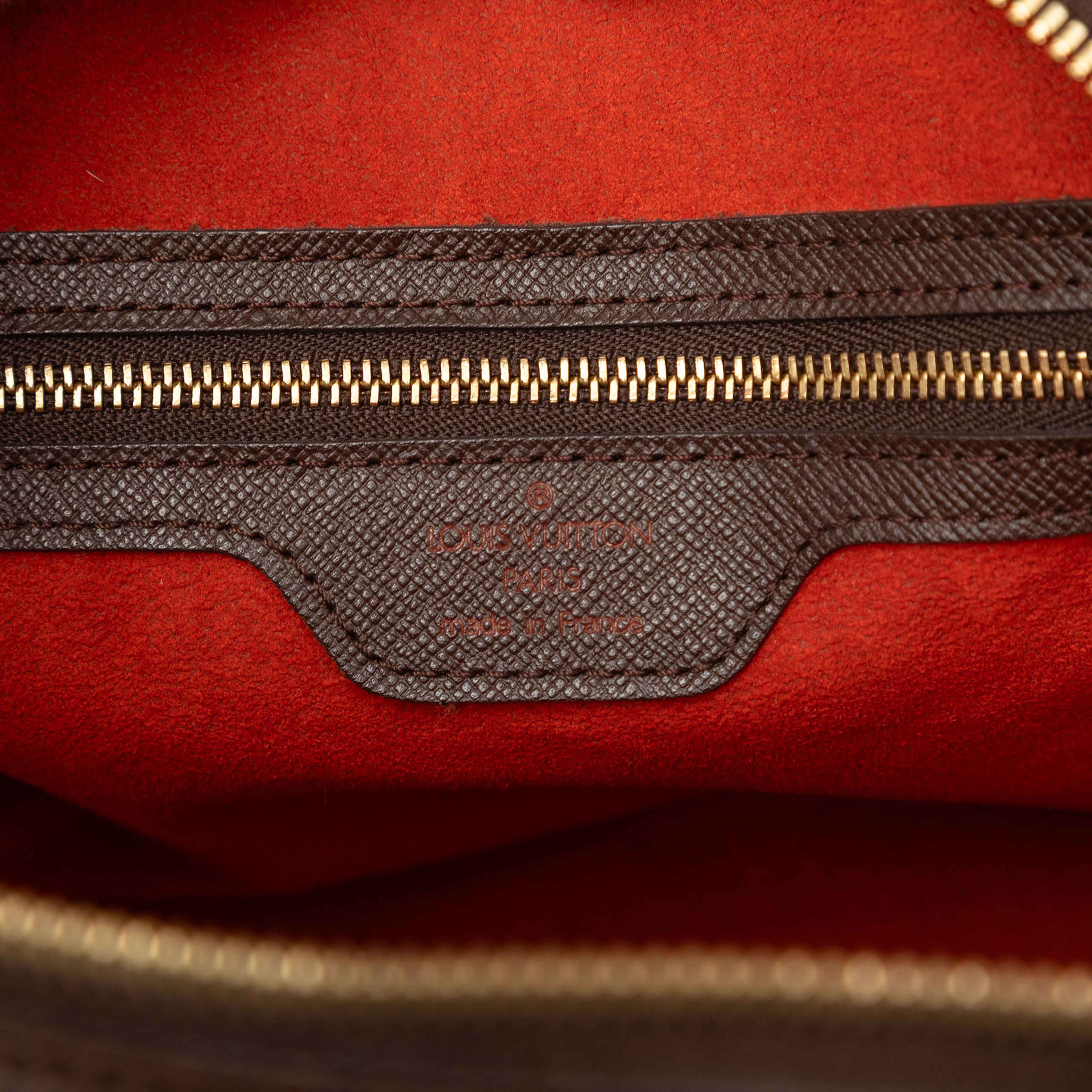 Louis Vuitton Damier Ebene Brera, från Luxclusif, i färgen brown. Klicka för att öppna bilden i stort format