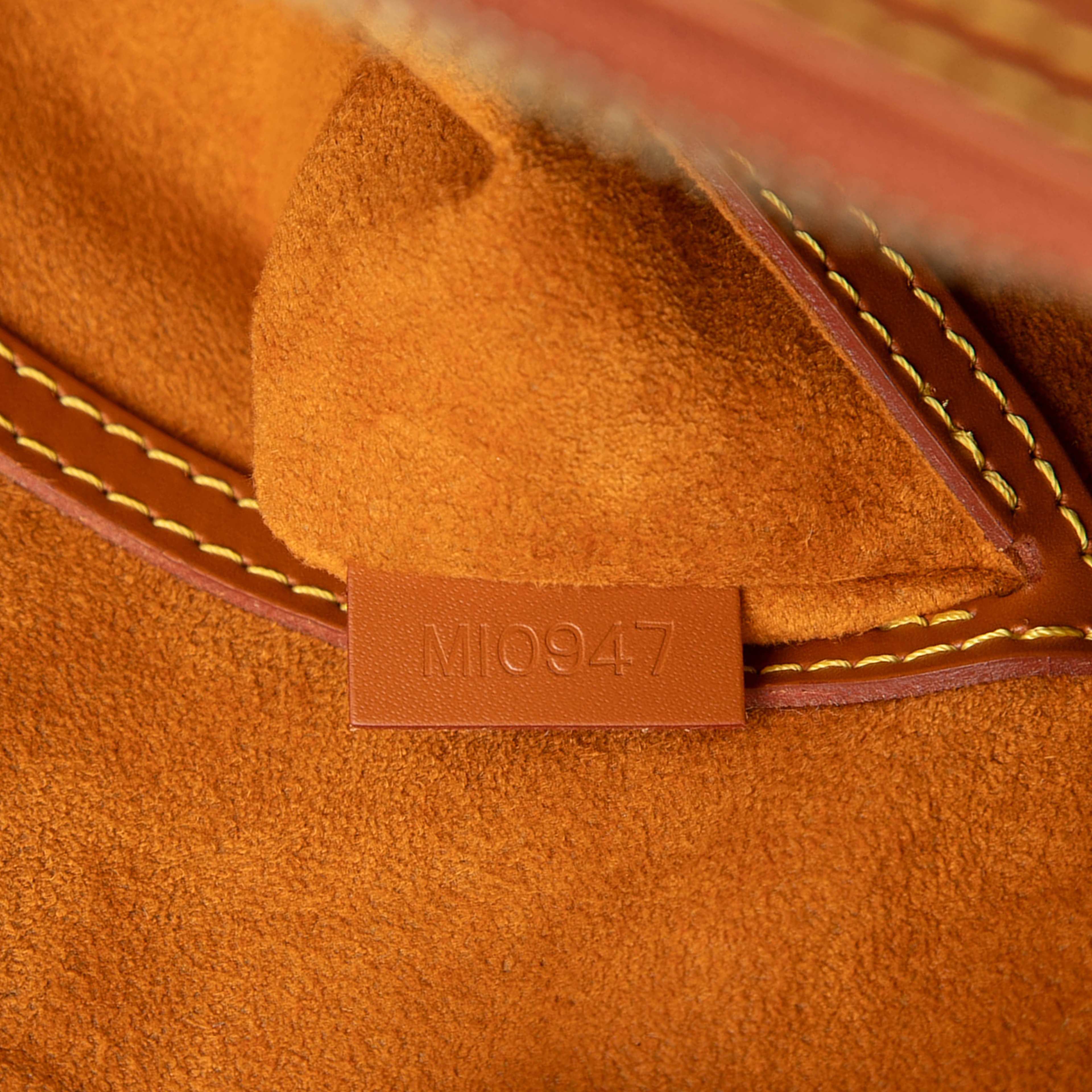 Louis Vuitton Epi Alma Pm, från Luxclusif, i färgen brown. Klicka för att öppna bilden i stort format