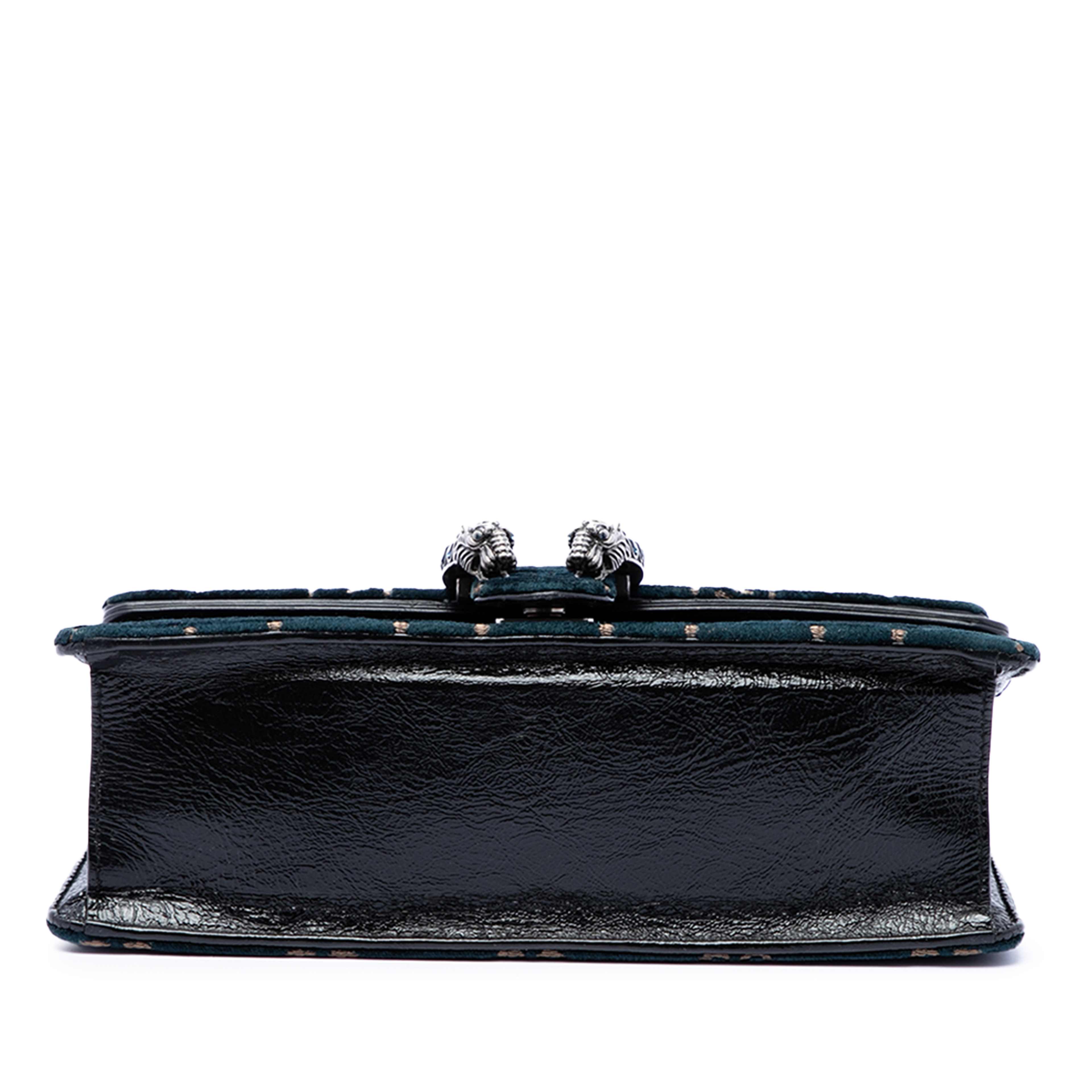 Gucci Medium Gg Velvet Dionysus Crossbody, från Luxclusif, i färgen blå. Klicka för att öppna bilden i stort format