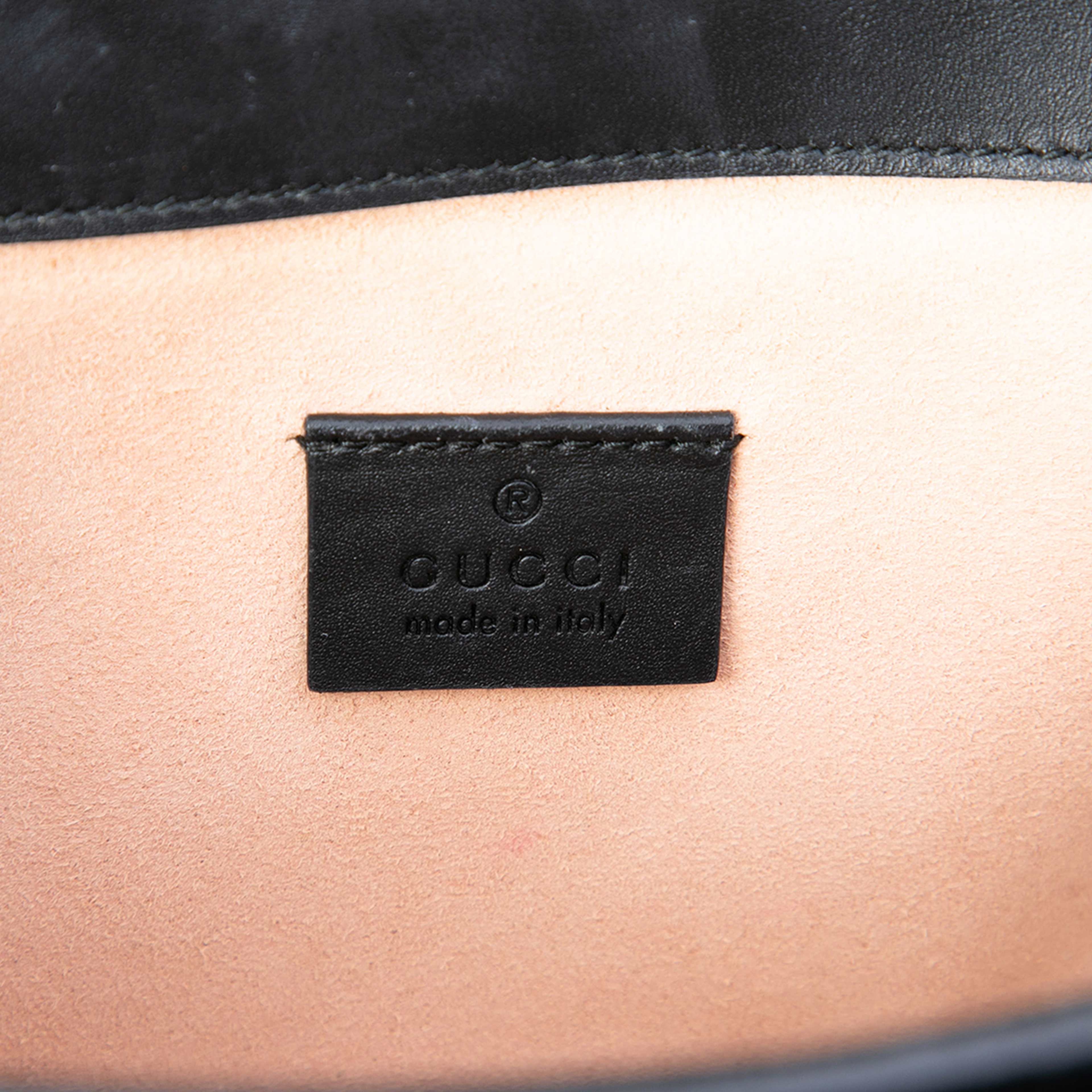Gucci Medium Gg Velvet Dionysus Crossbody, från Luxclusif, i färgen blå. Klicka för att öppna bilden i stort format