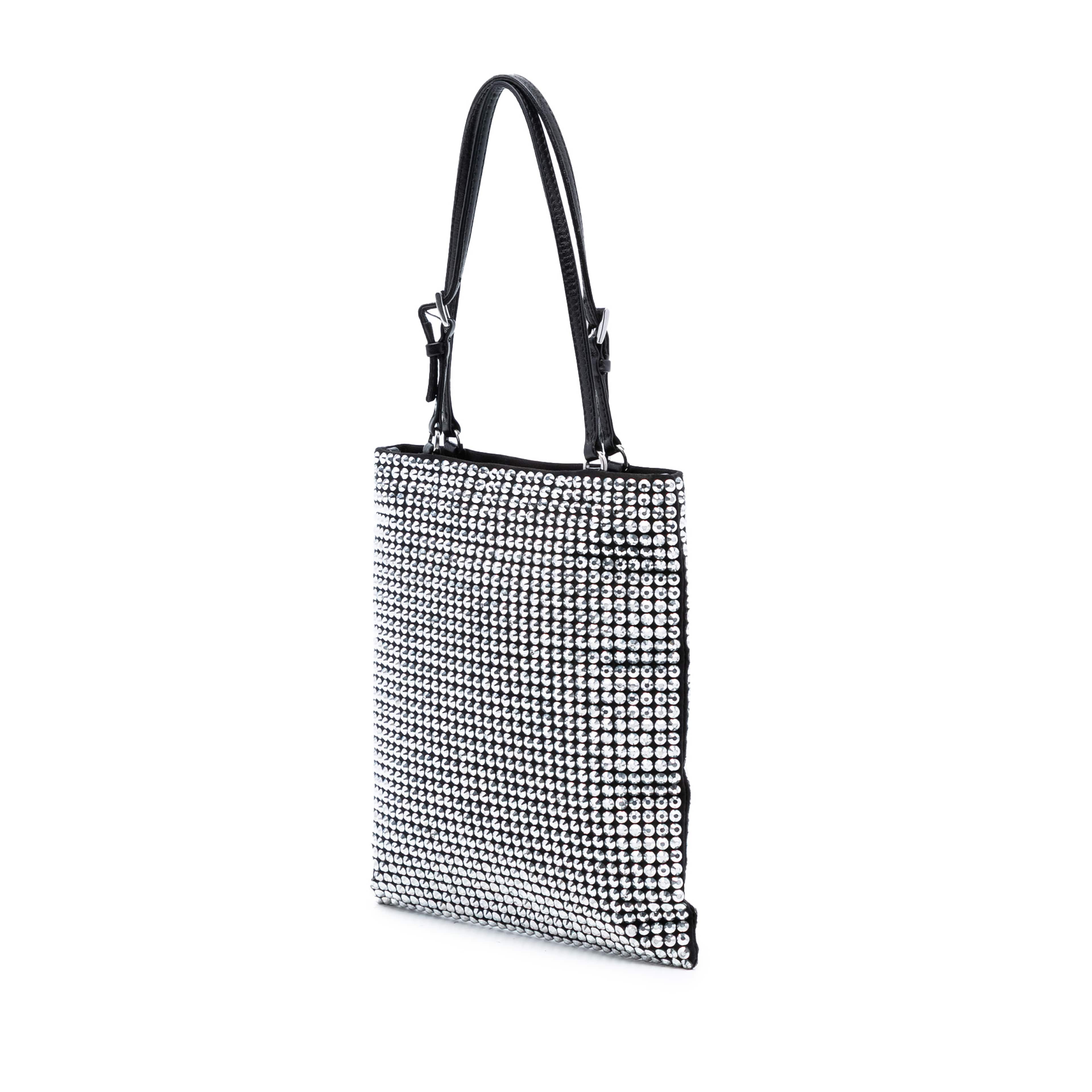 Prada Satin Crystal Embellished Chain Flat Tote, från Luxclusif, i färgen svart. Klicka för att öppna bilden i stort format