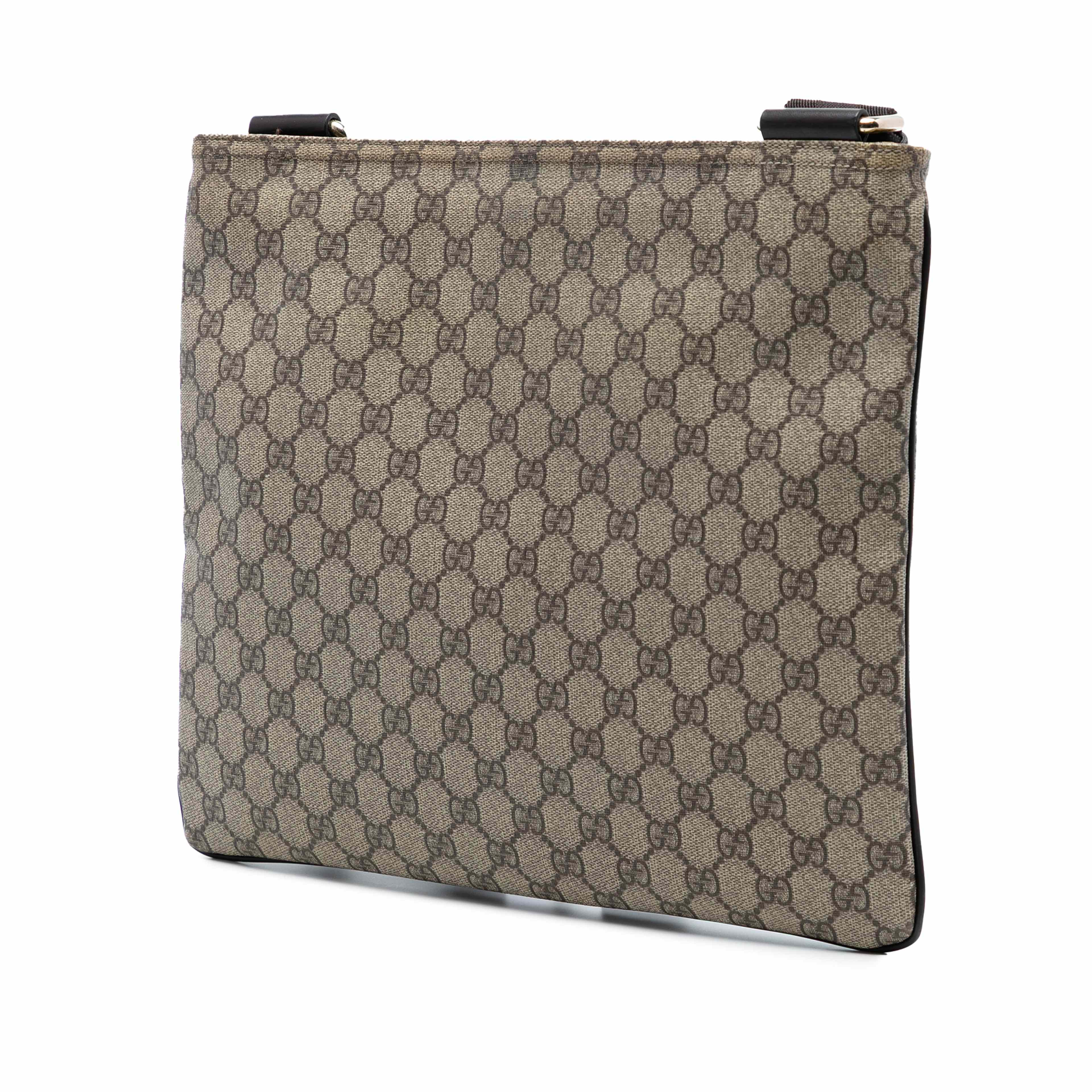 Gucci Gg Supreme Crossbody, från Luxclusif, i färgen beige. Klicka för att öppna bilden i stort format