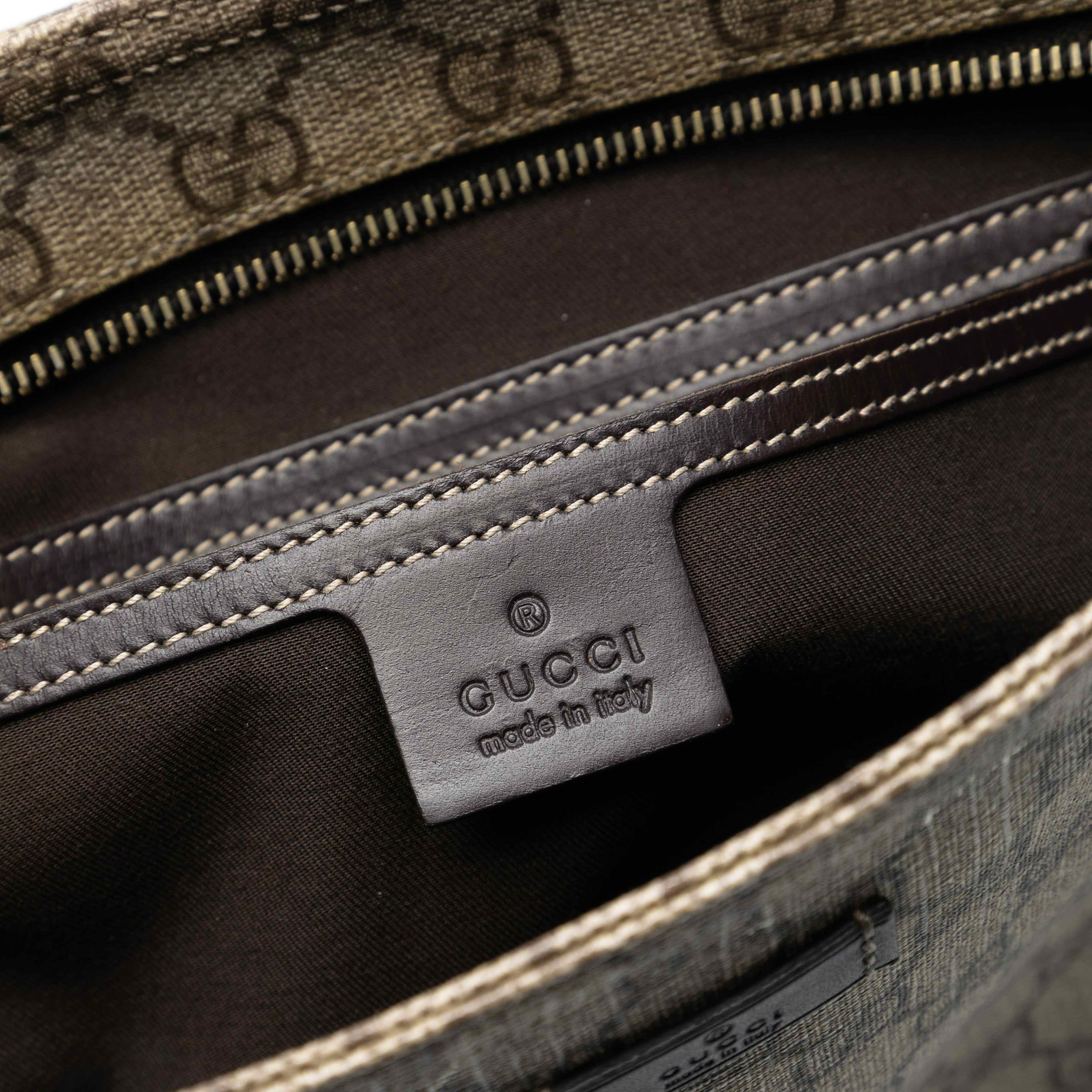 Gucci Gg Supreme Crossbody, från Luxclusif, i färgen beige. Klicka för att öppna bilden i stort format