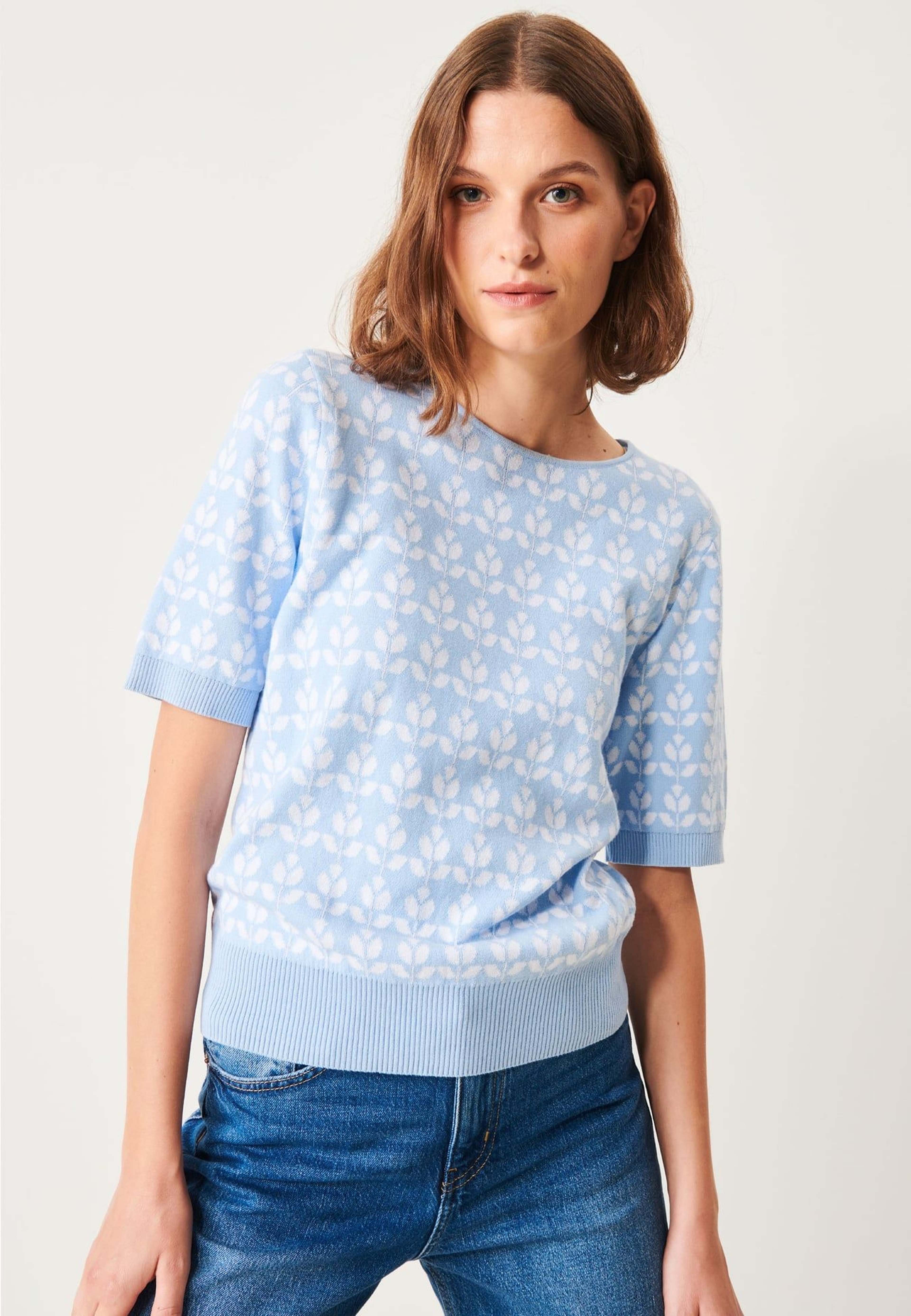 Bess Jumper, från Jumperfabriken, i färgen light blue. Klicka för att öppna bilden i stort format