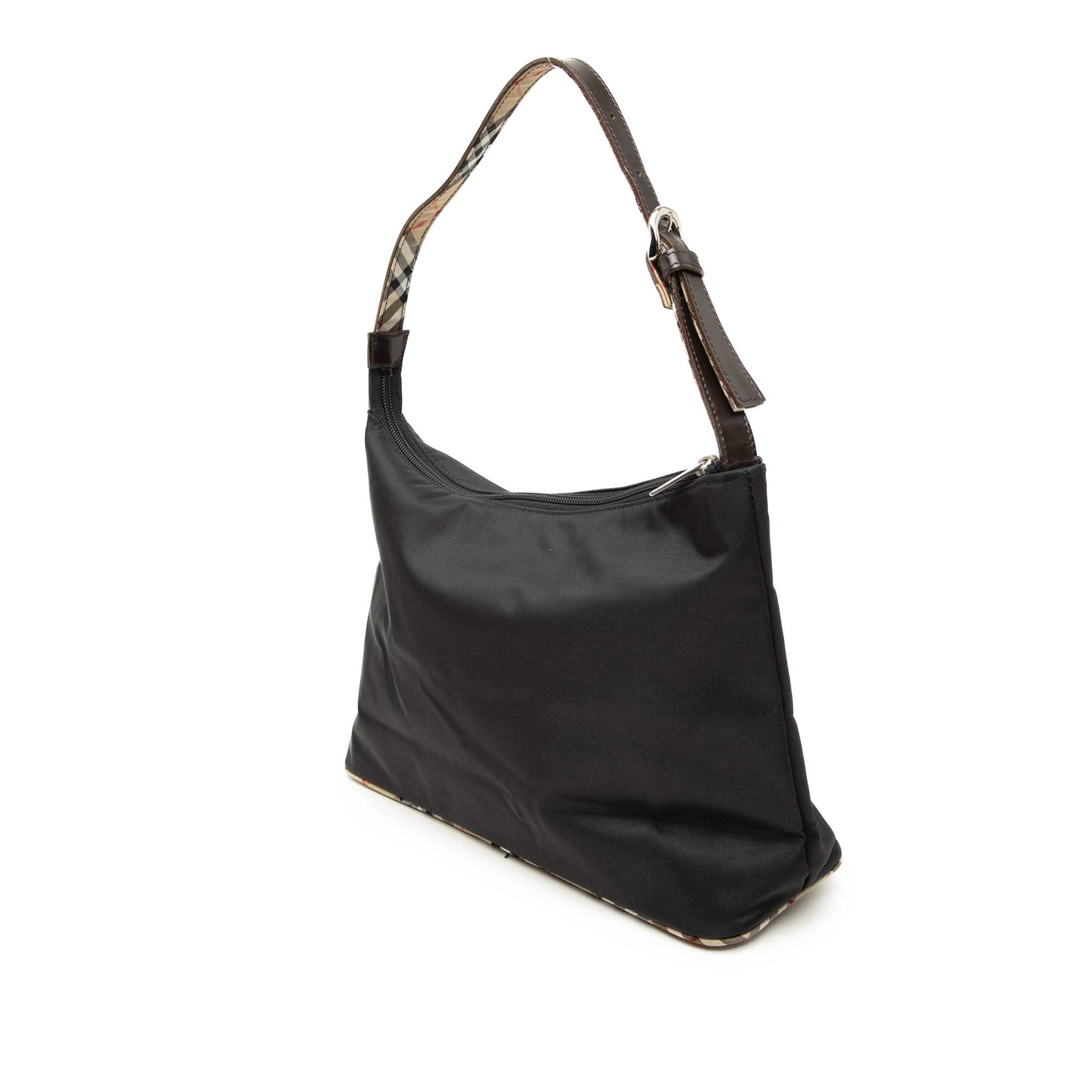 Burberry Nova Check Trimmed Nylon Shoulder Bag, från Luxclusif, i färgen svart. Klicka för att öppna bilden i stort format