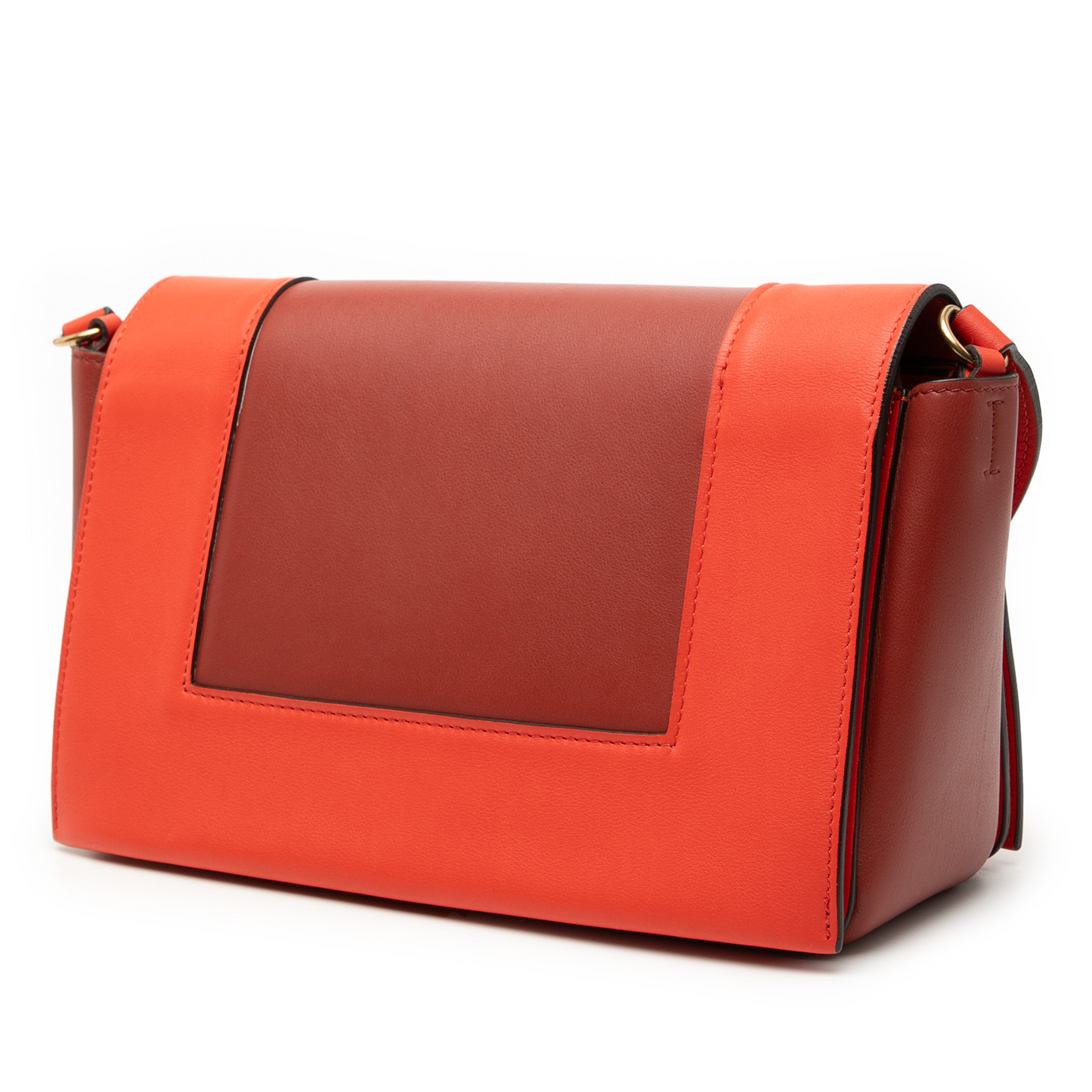 Celine Medium Shiny Smooth Calfskin Frame Shoulder Bag, från Luxclusif, i färgen röd. Klicka för att öppna bilden i stort format