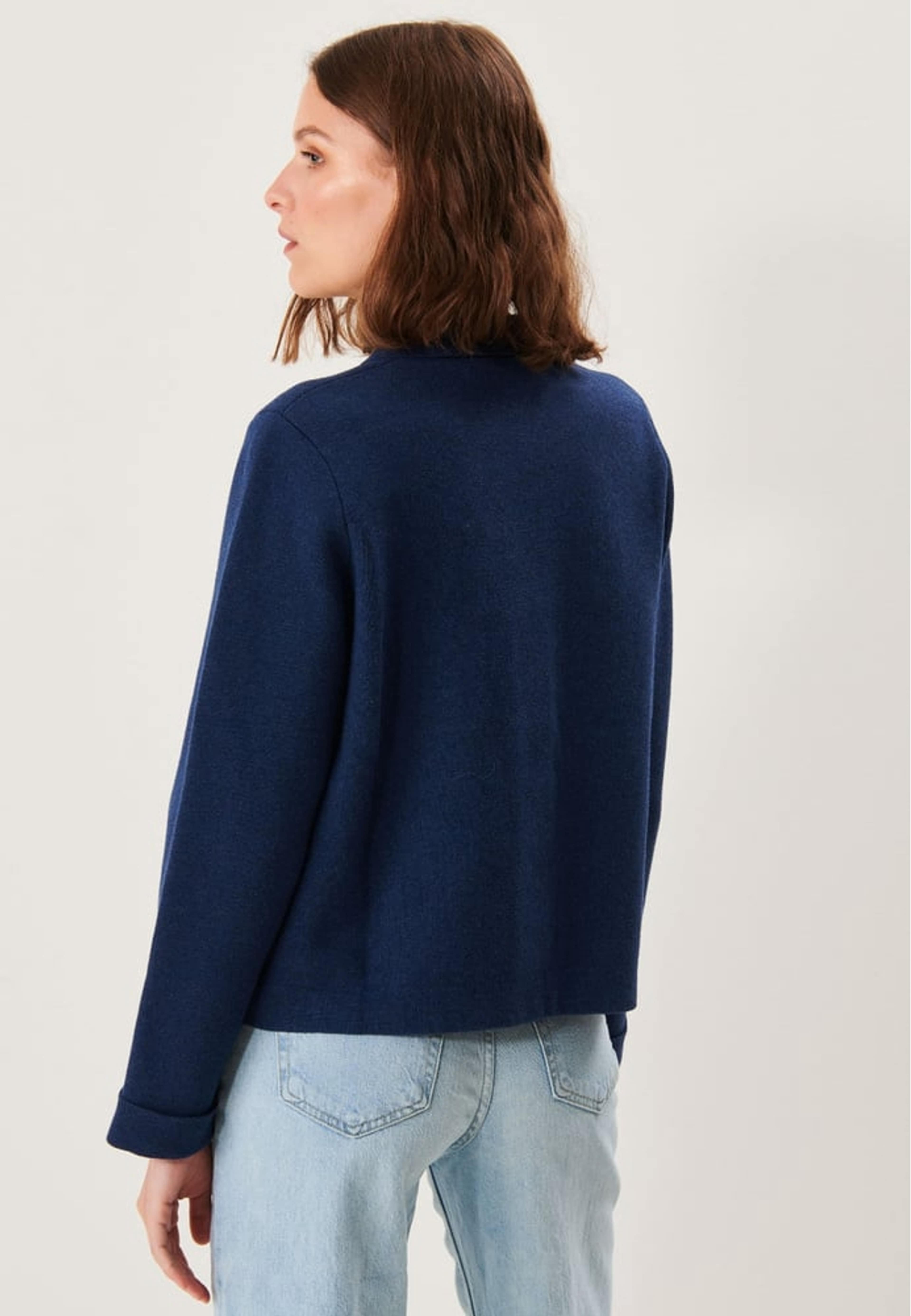 Alexis Cardigan, från Jumperfabriken, i färgen navy. Klicka för att öppna bilden i stort format