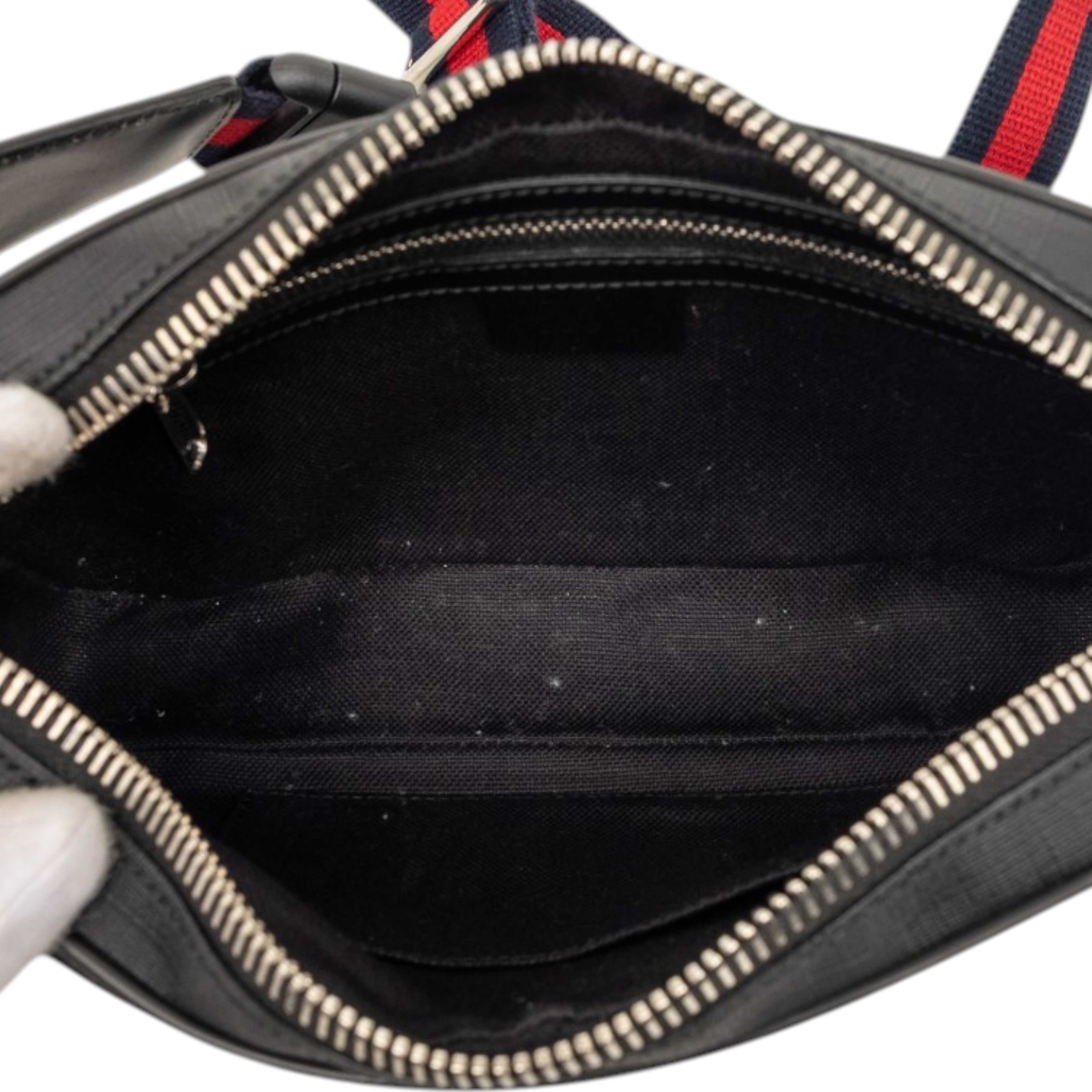 Gucci Gg Supreme Web Belt Bag, från Luxclusif, i färgen black. Klicka för att öppna bilden i stort format