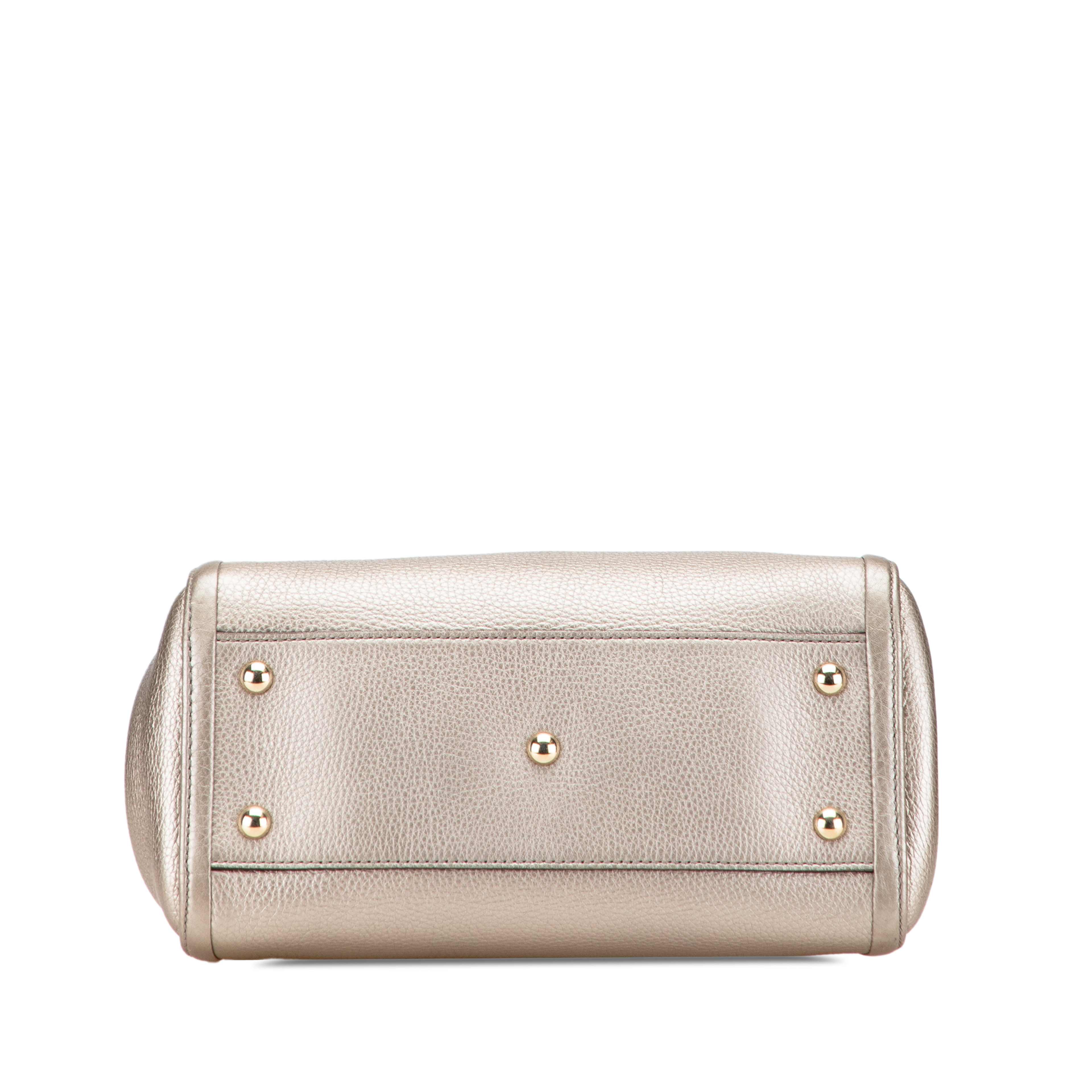 Gucci Small Leather Soho Satchel, från Luxclusif, i färgen gold. Klicka för att öppna bilden i stort format