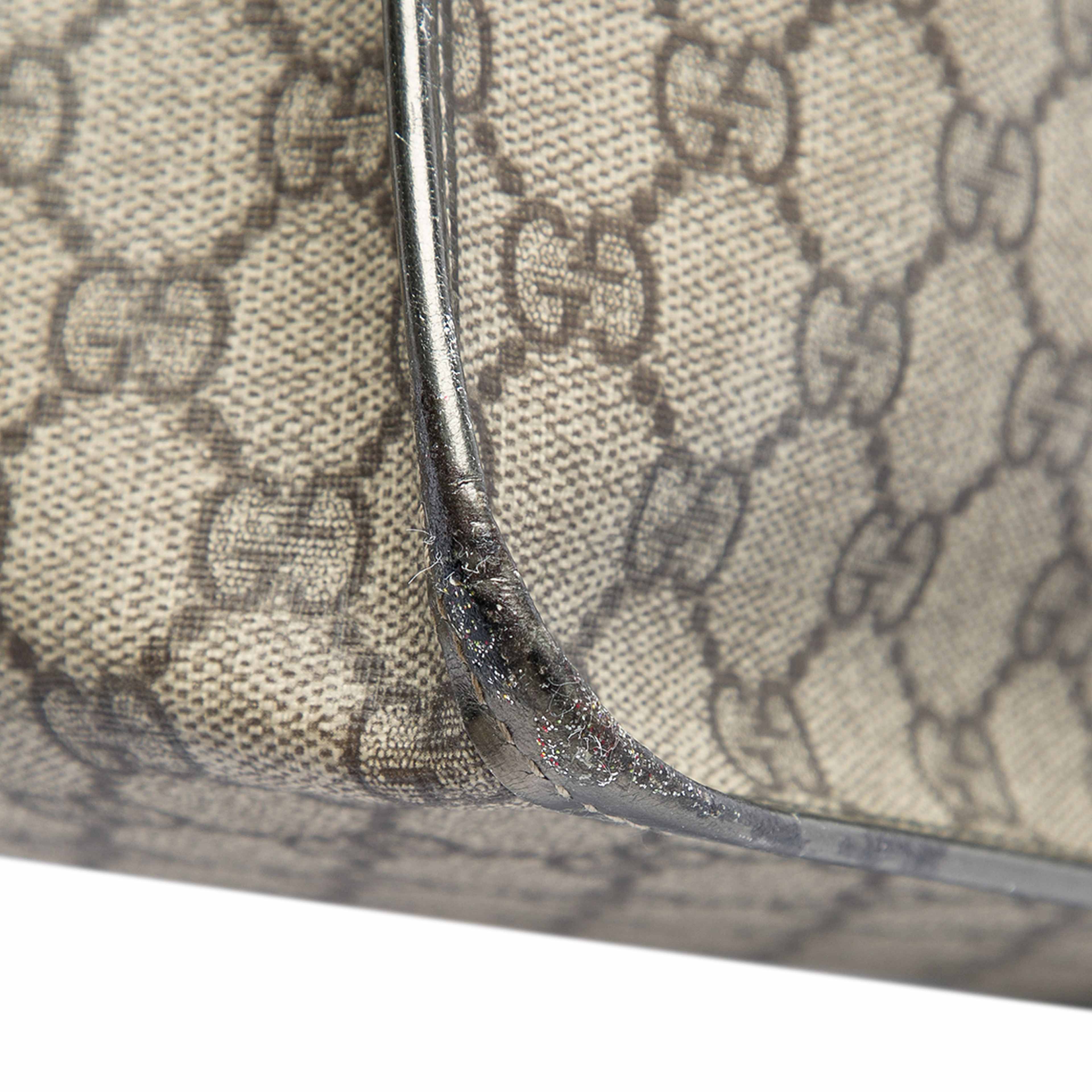 Gucci Gg Supreme Satchel, från Luxclusif, i färgen beige. Klicka för att öppna bilden i stort format