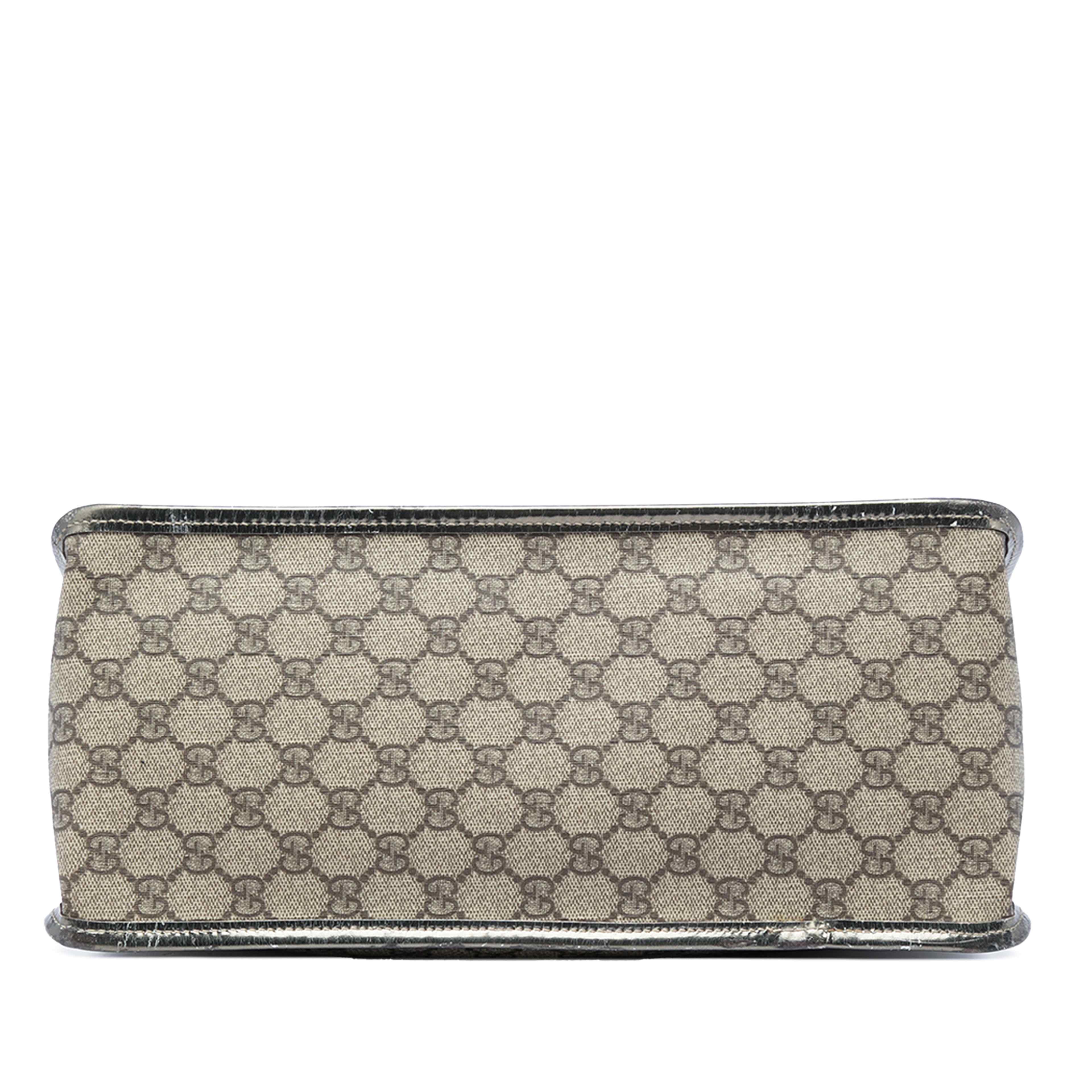Gucci Gg Supreme Satchel, från Luxclusif, i färgen beige. Klicka för att öppna bilden i stort format
