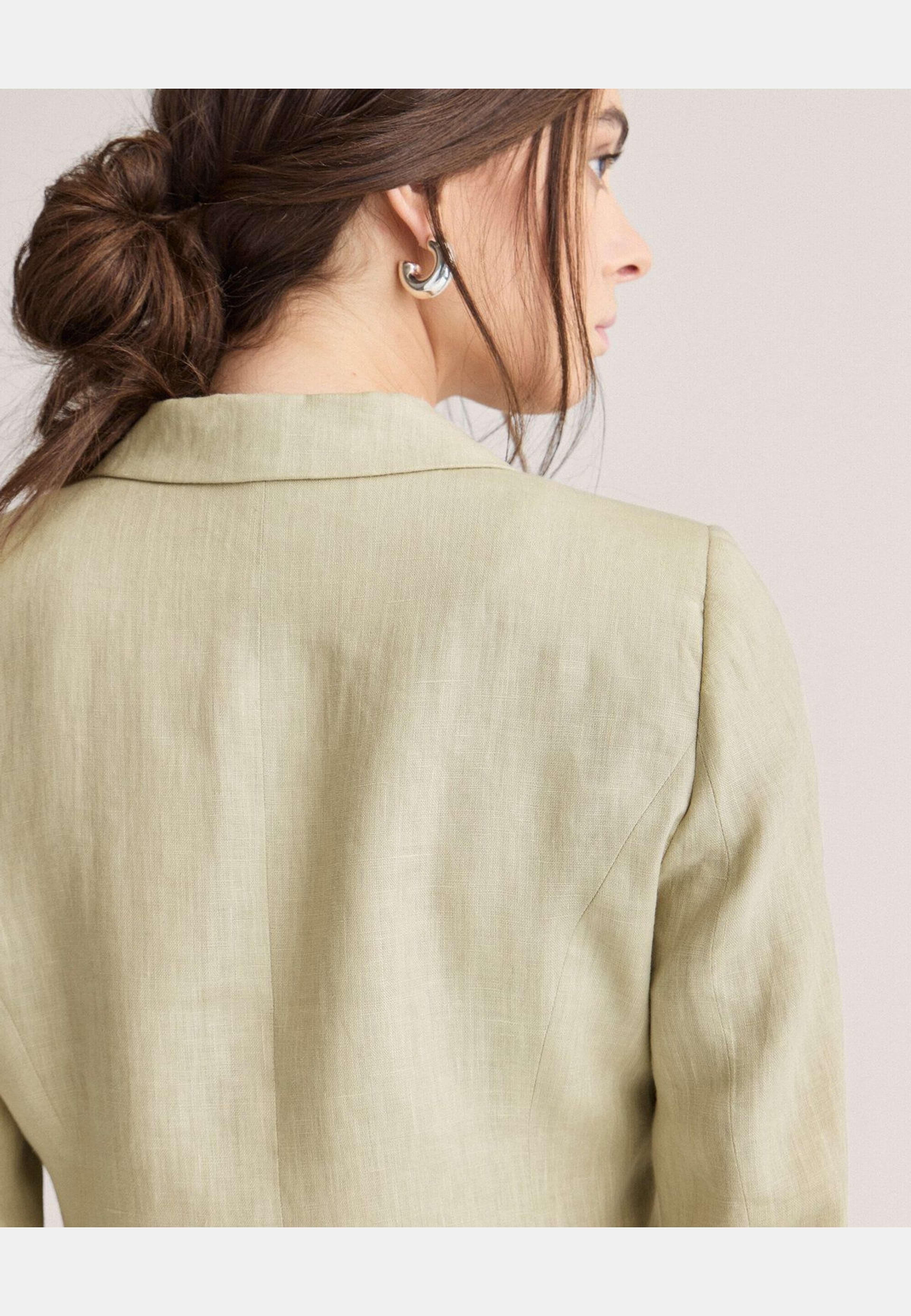 Amanda Linen Blazer, från Newhouse, i färgen beige. Klicka för att öppna bilden i stort format