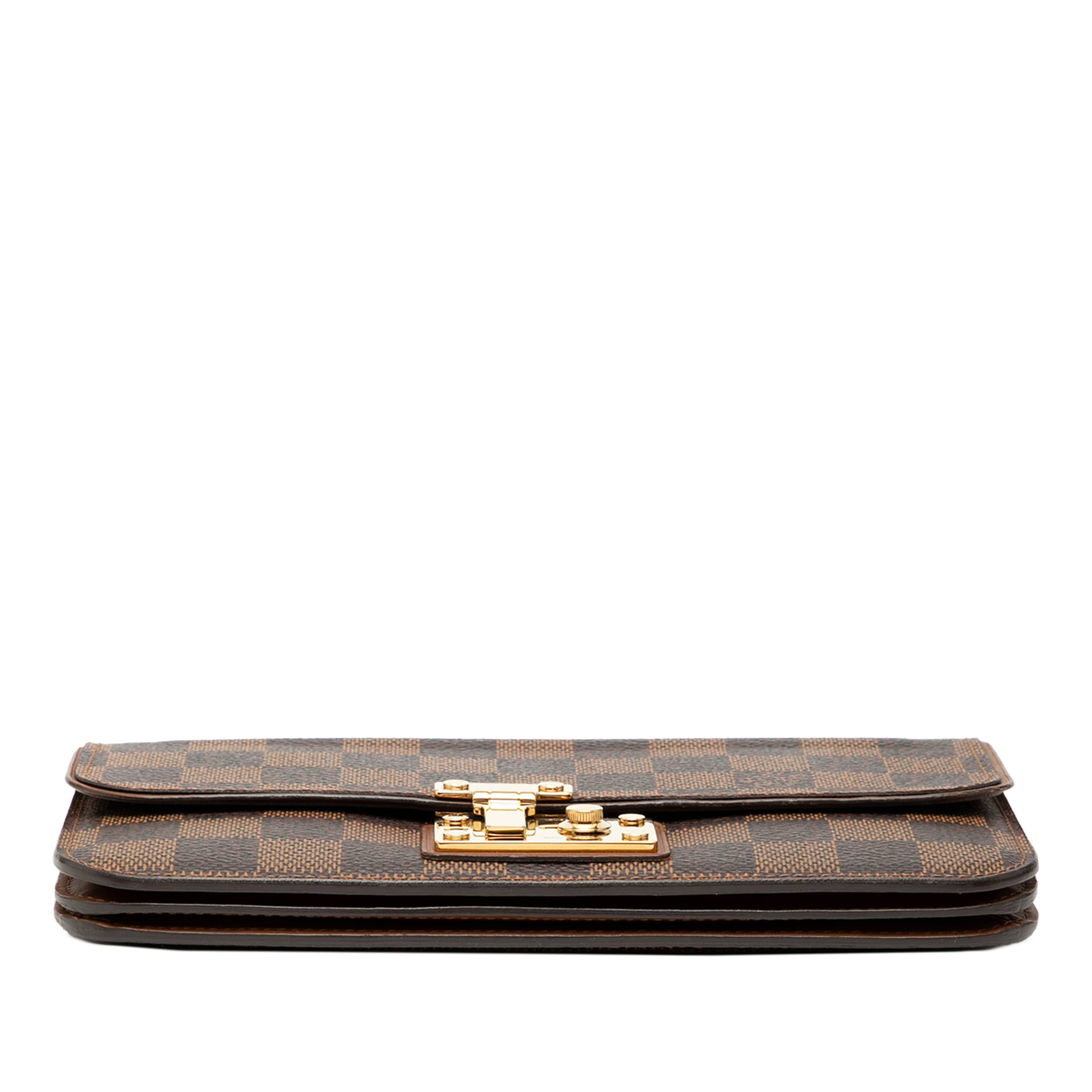 Louis Vuitton Damier Ebene Ascot Wallet, från Luxclusif, i färgen brown. Klicka för att öppna bilden i stort format