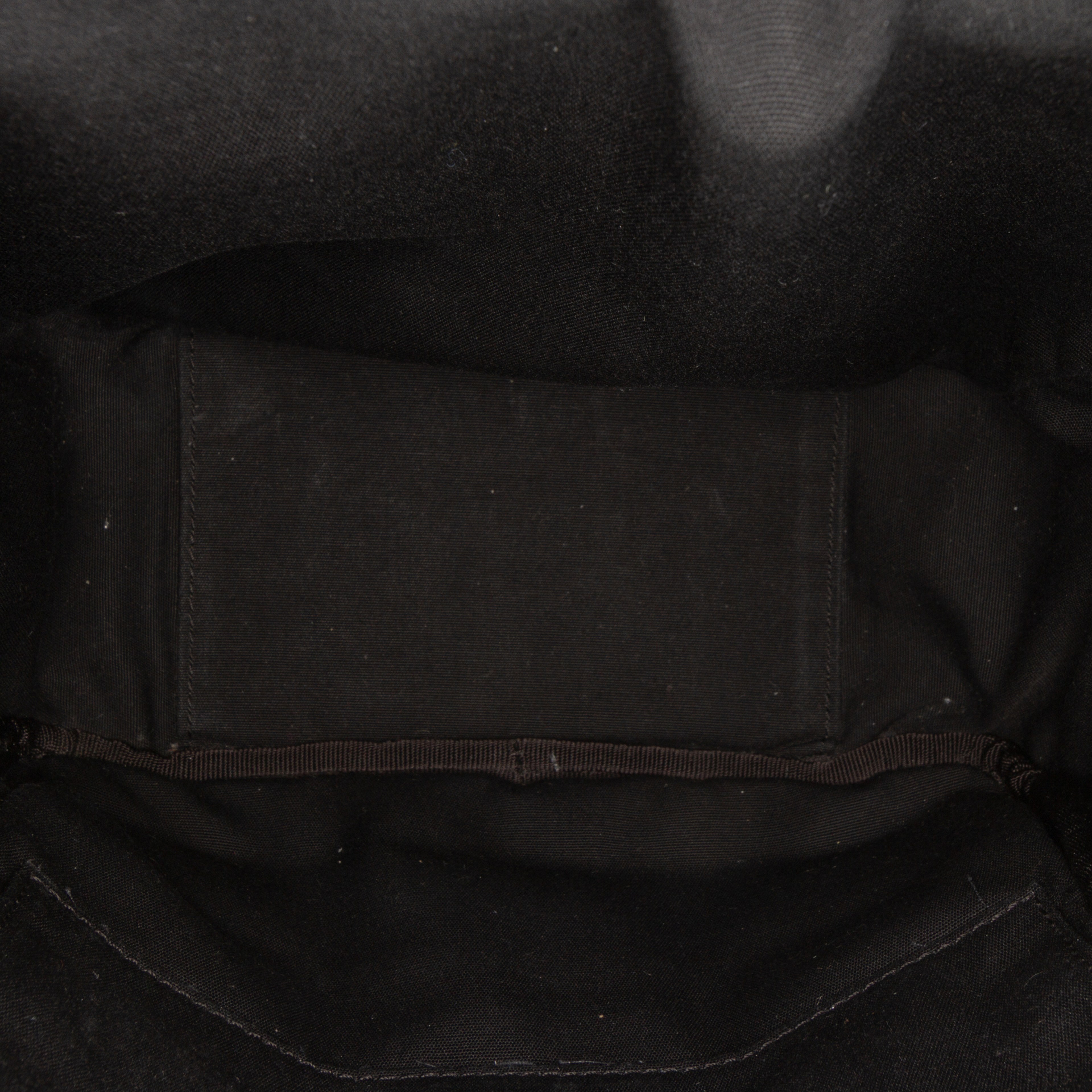 Dior Mini Oblique Canvas Rider Sling Bag, från Luxclusif, i färgen navy. Klicka för att öppna bilden i stort format