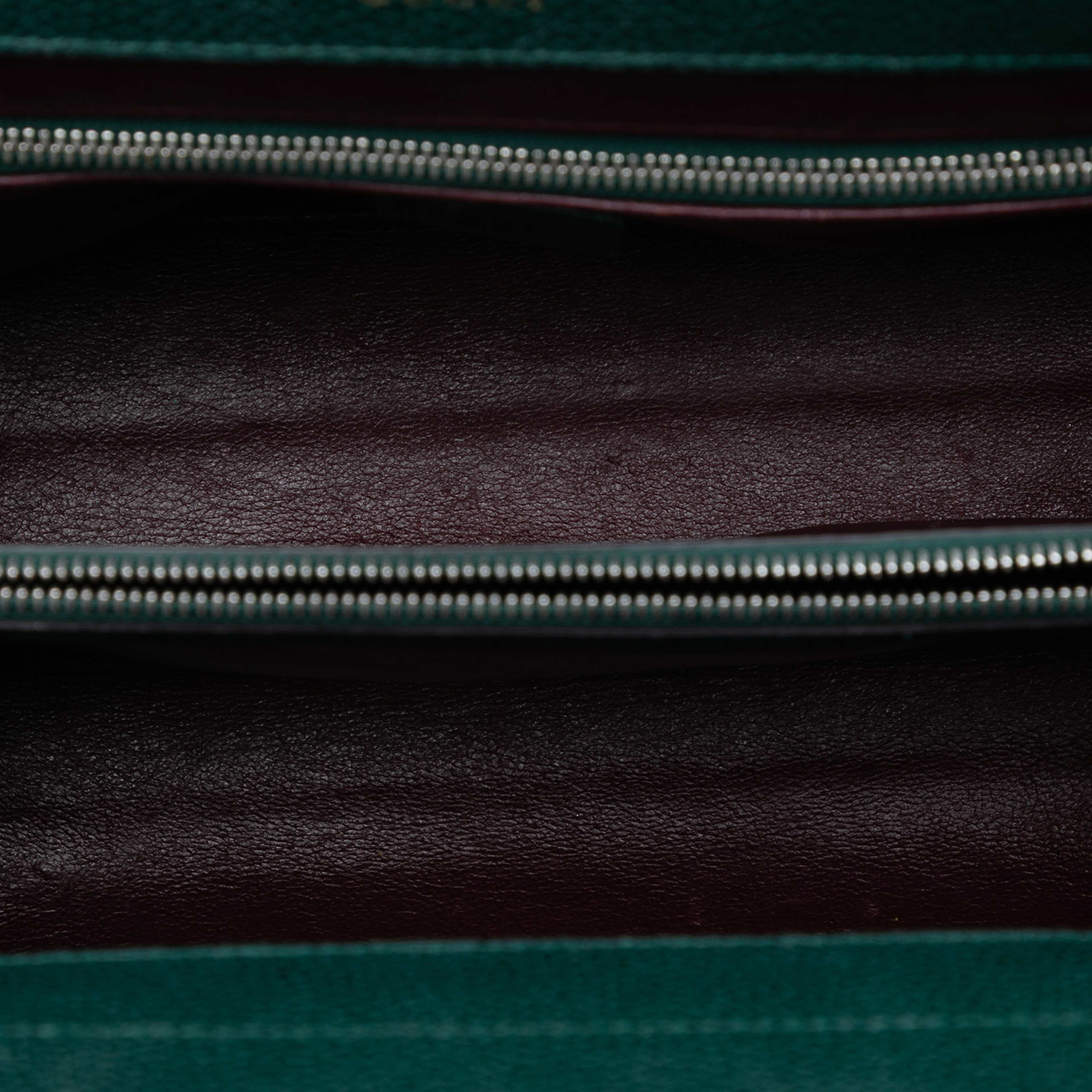 Gucci Small Grained Calfskin Zumi Top Handle Bag, från Luxclusif, i färgen green. Klicka för att öppna bilden i stort format