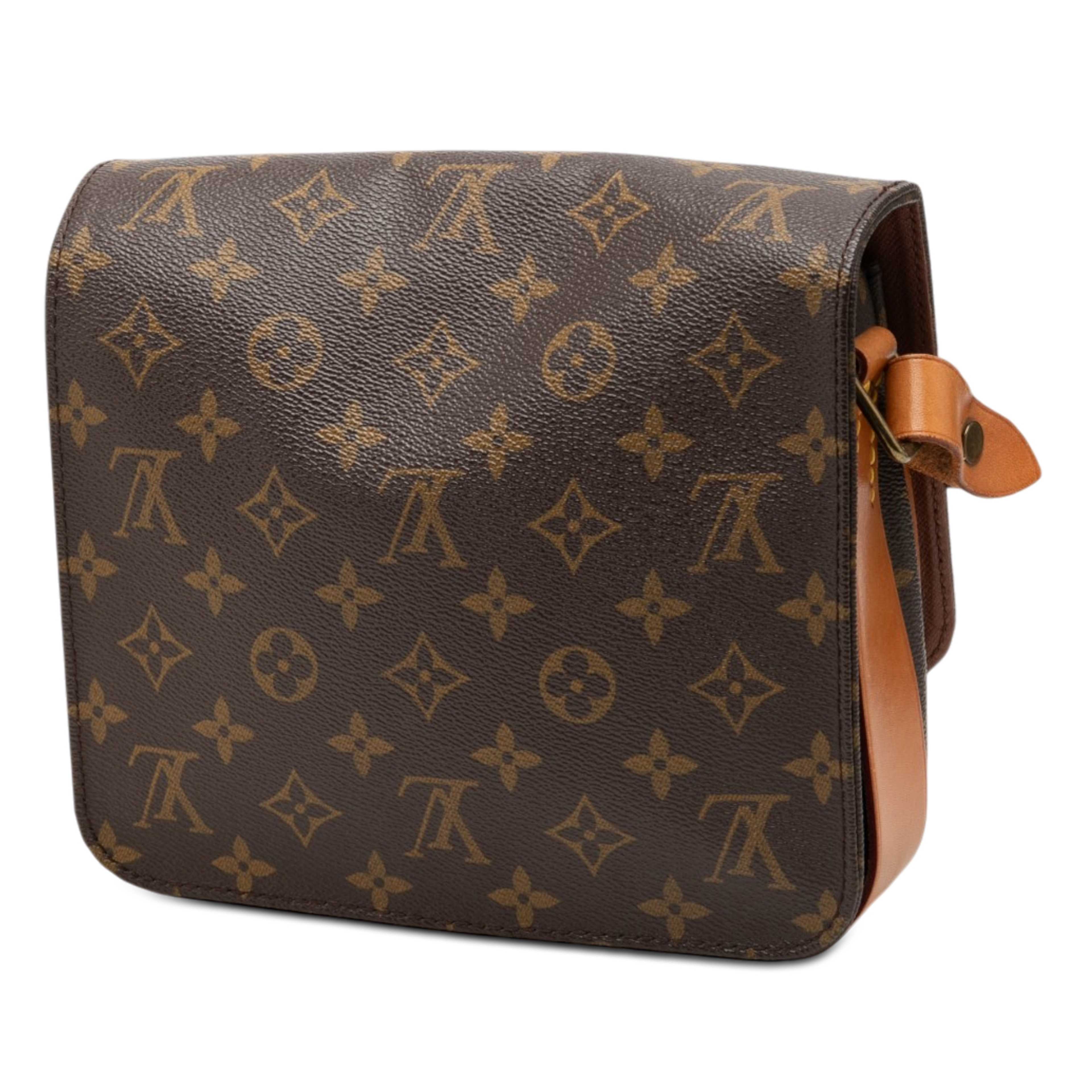Louis Vuitton Monogram Cartouchiere Mm, från Luxclusif, i färgen brun. Klicka för att öppna bilden i stort format