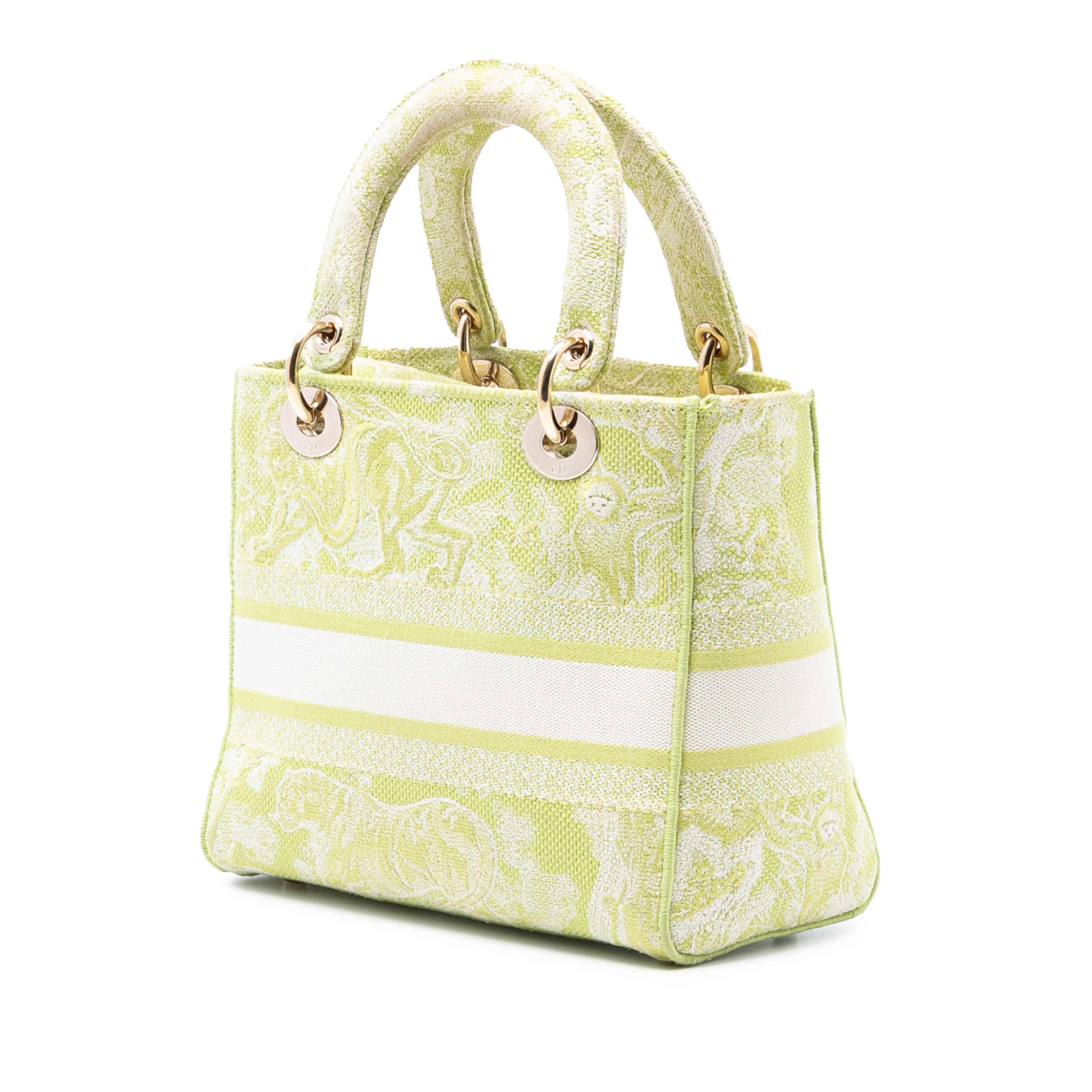 Dior Medium Embroidered Canvas Toile De Jouy Lady D Lite, från Luxclusif, i färgen grön. Klicka för att öppna bilden i stort format