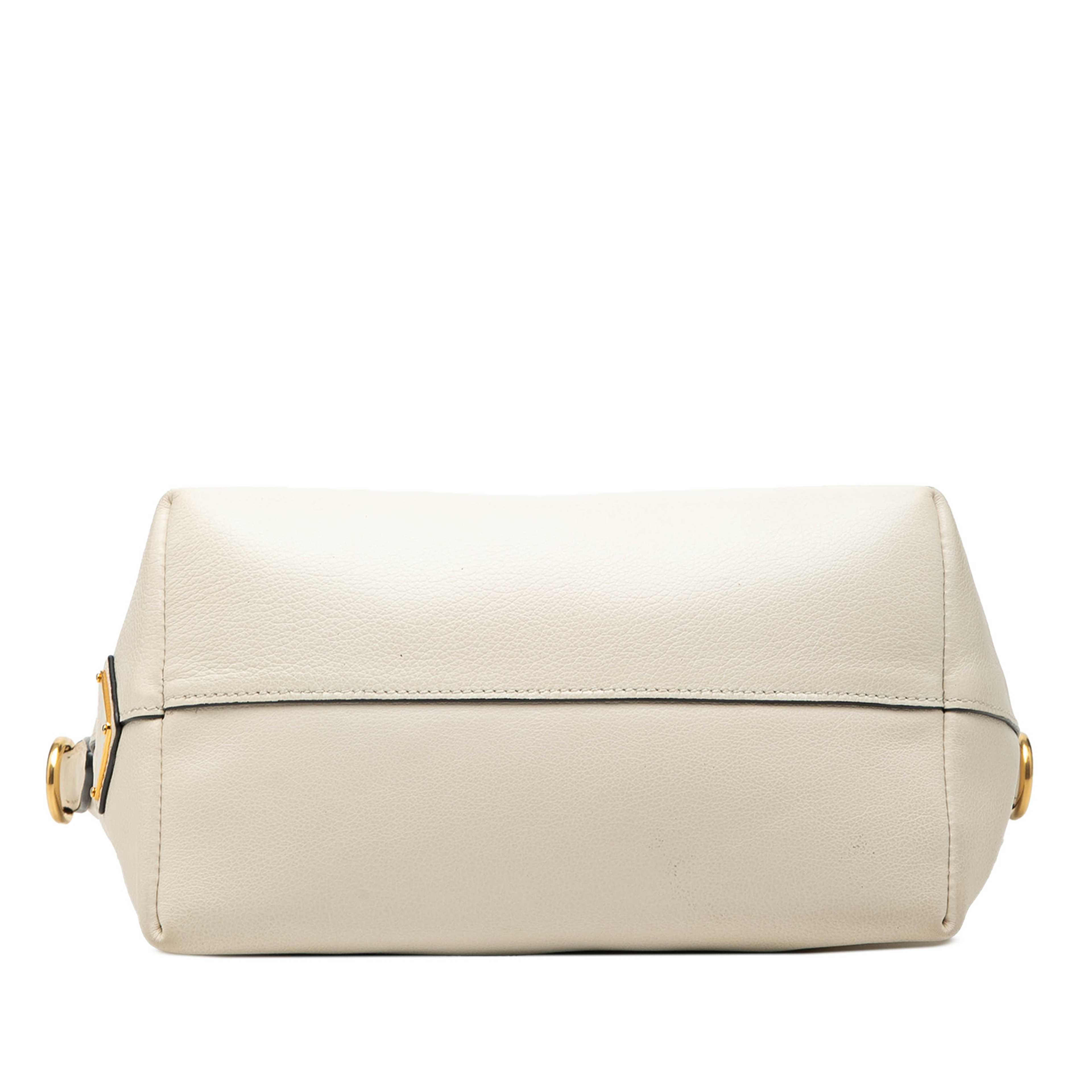 Prada Small Embossed Glace Calf Logo Convertible Satchel, från Luxclusif, i färgen white. Klicka för att öppna bilden i stort format