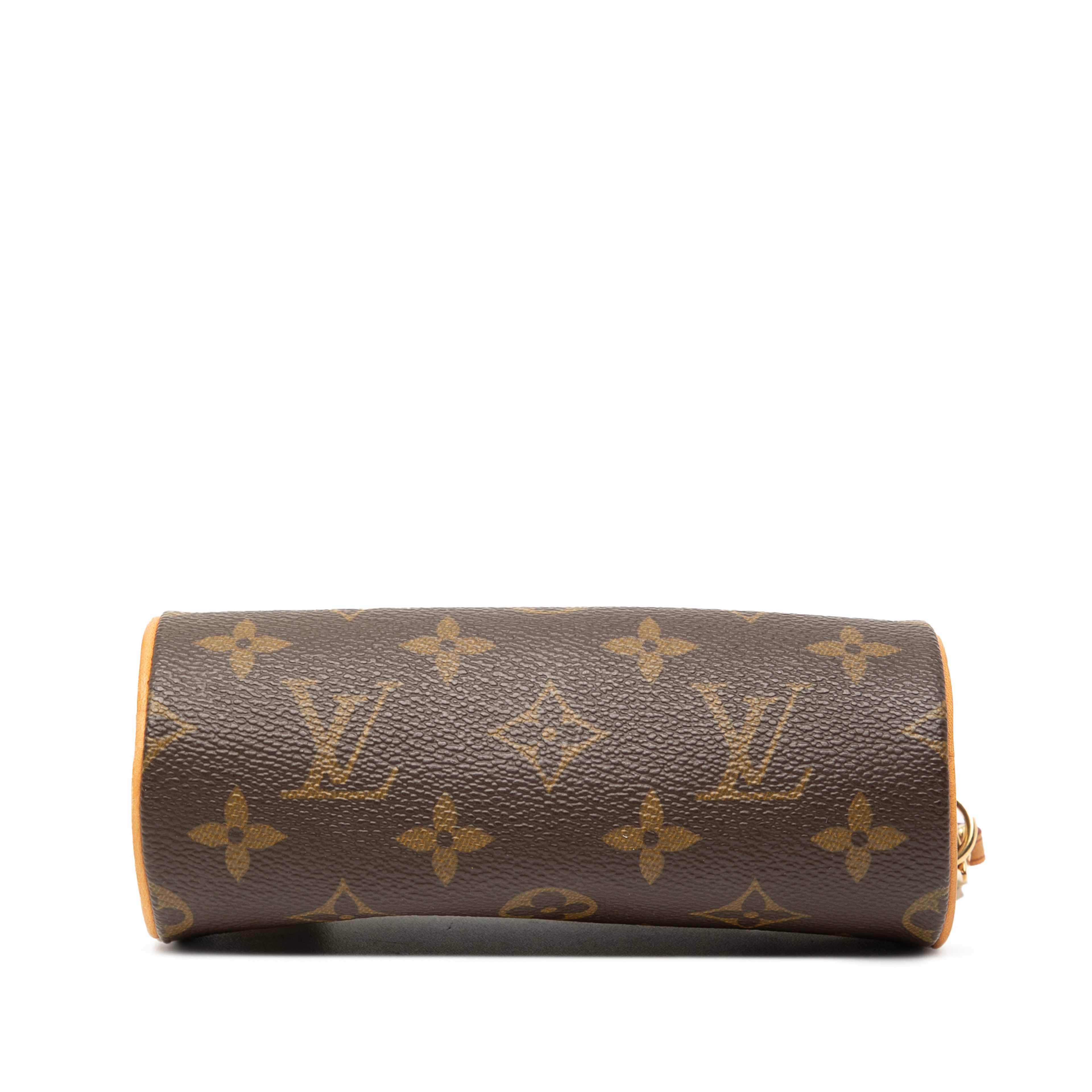 Louis Vuitton Monogram Papillon Pochette, från Luxclusif, i färgen brown. Klicka för att öppna bilden i stort format