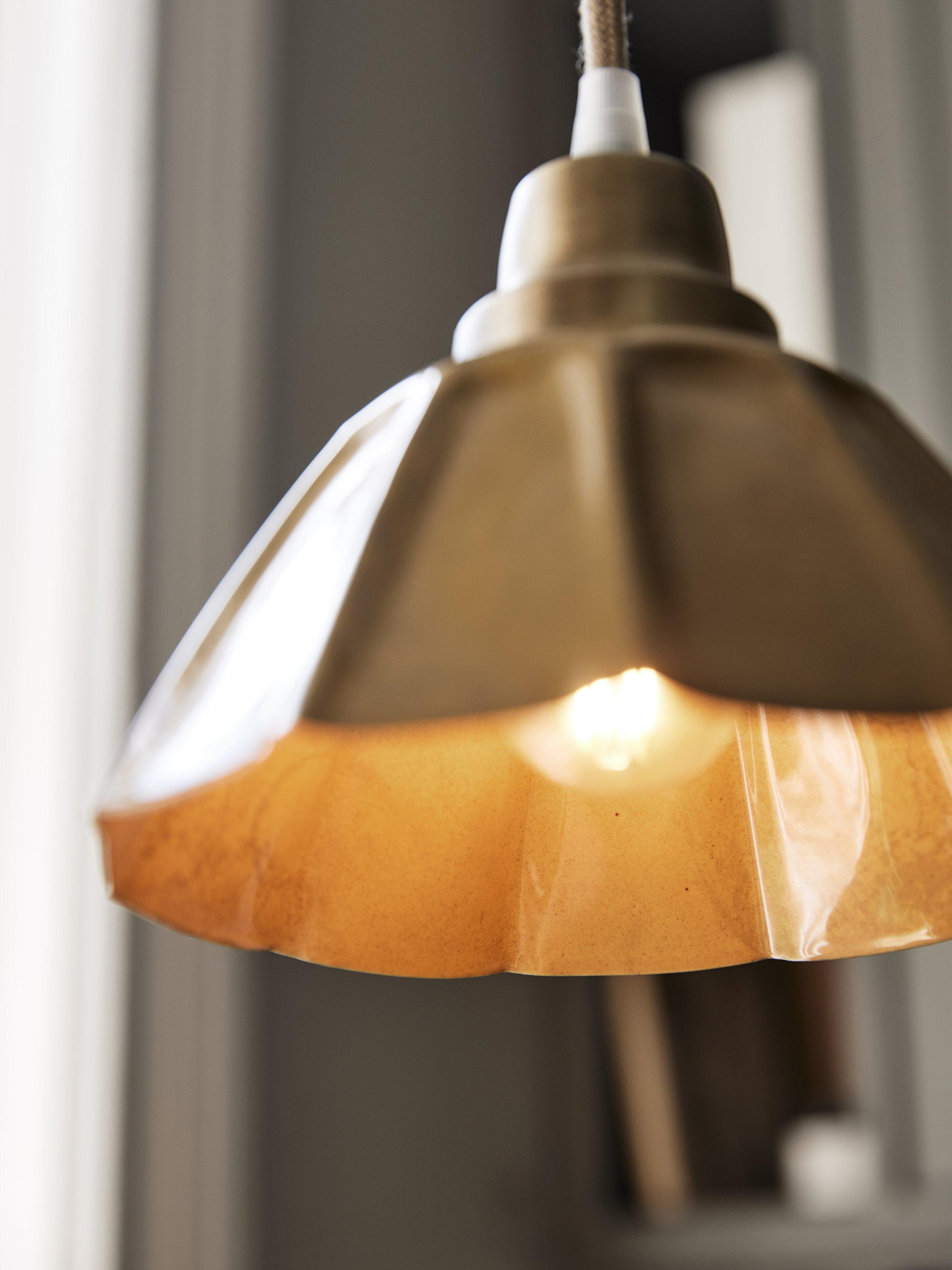 Ester Fönsterlampa