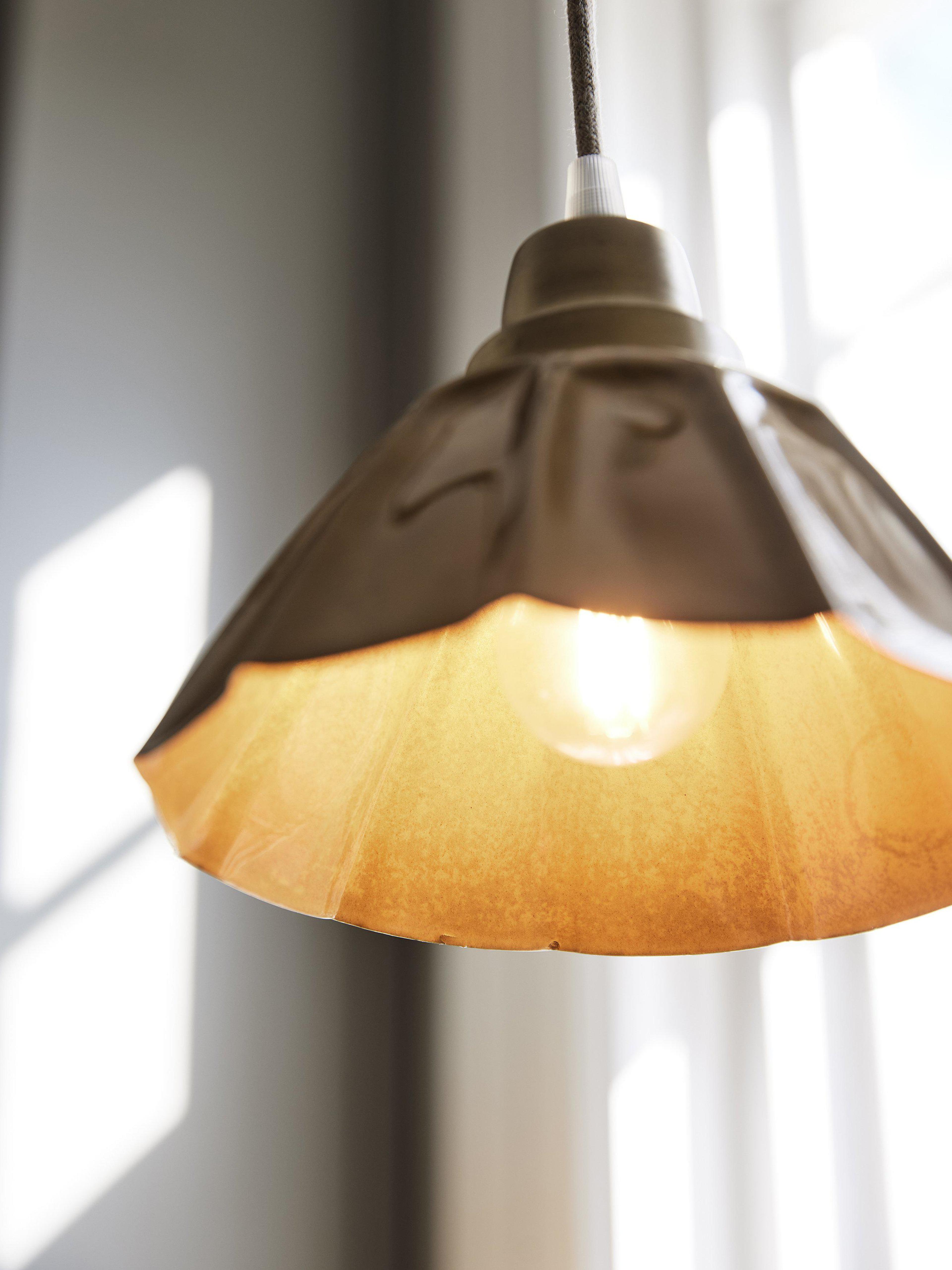 Ester Fönsterlampa