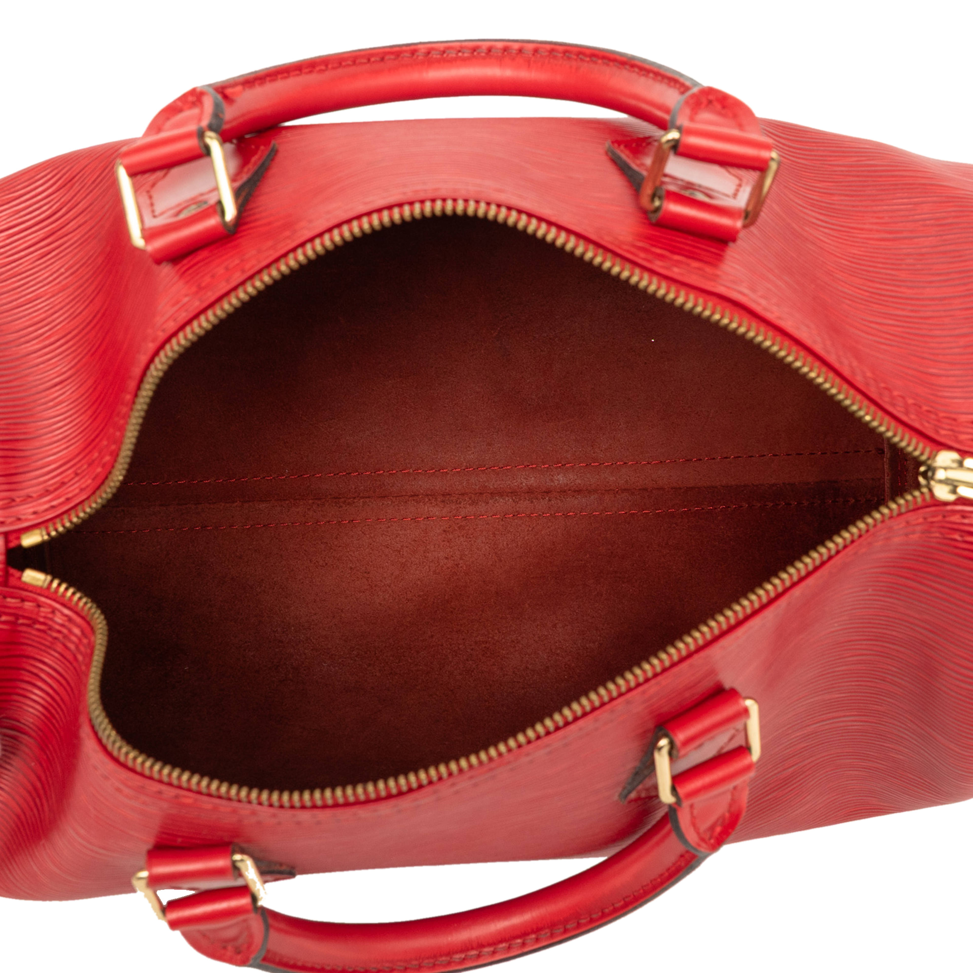 Louis Vuitton Epi Speedy 30, från Luxclusif, i färgen red. Klicka för att öppna bilden i stort format