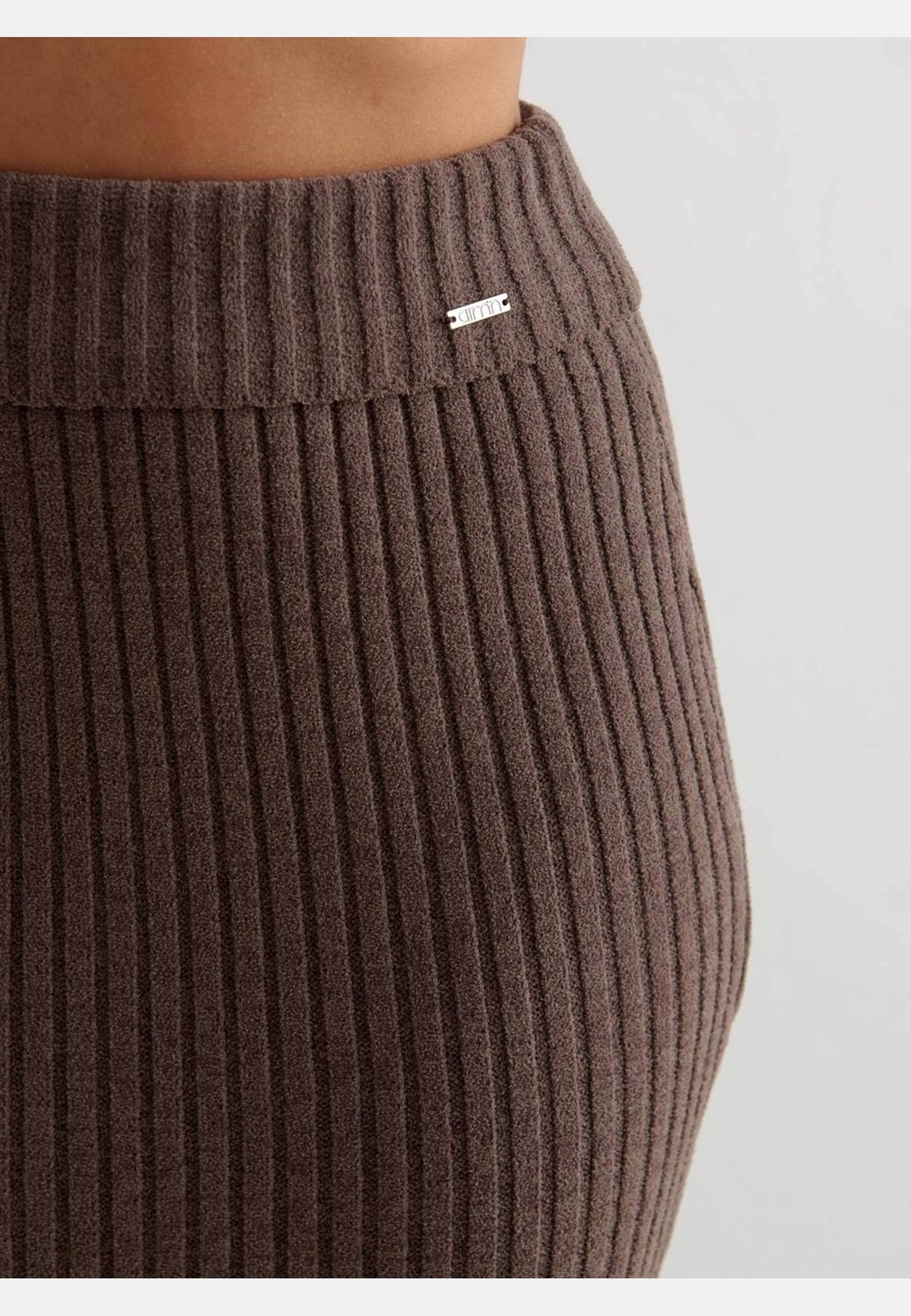 Rib Knit Maxi Skirt, från aim'n, i färgen macchiato. Klicka för att öppna bilden i stort format