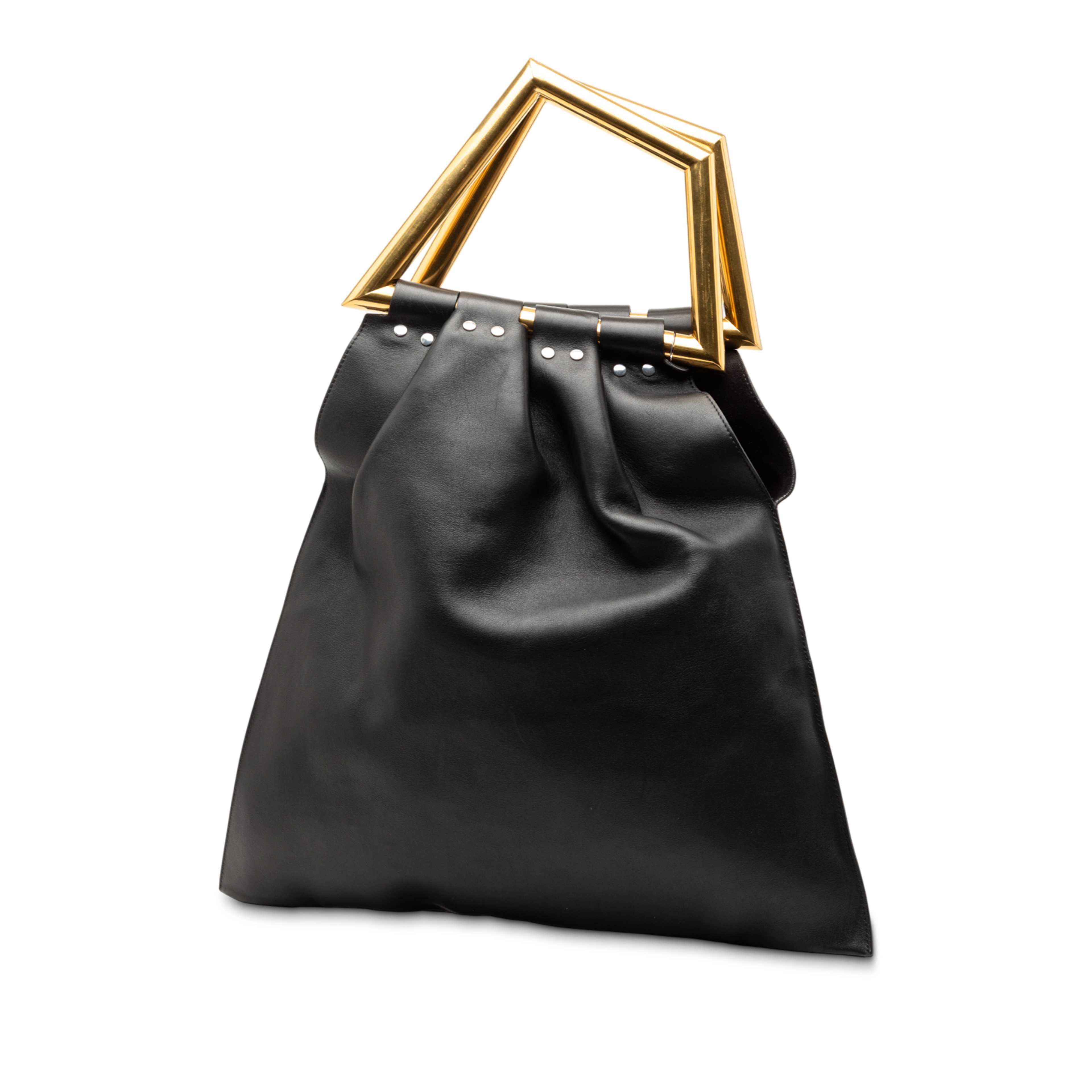 Celine Leather Open Triangle Sac Handbag, från Luxclusif, i färgen black. Klicka för att öppna bilden i stort format