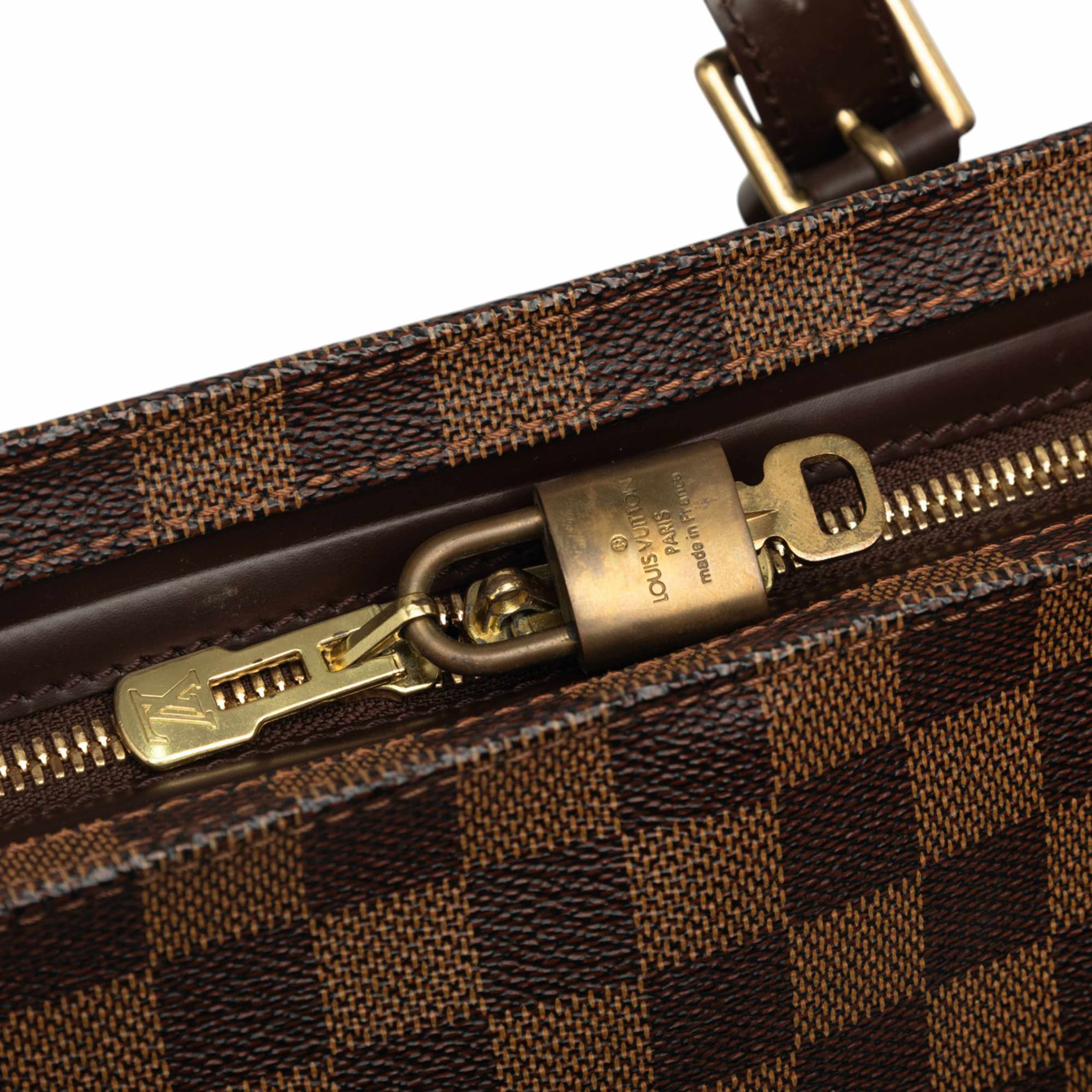 Louis Vuitton Damier Ebene Chelsea, från Luxclusif, i färgen brun. Klicka för att öppna bilden i stort format