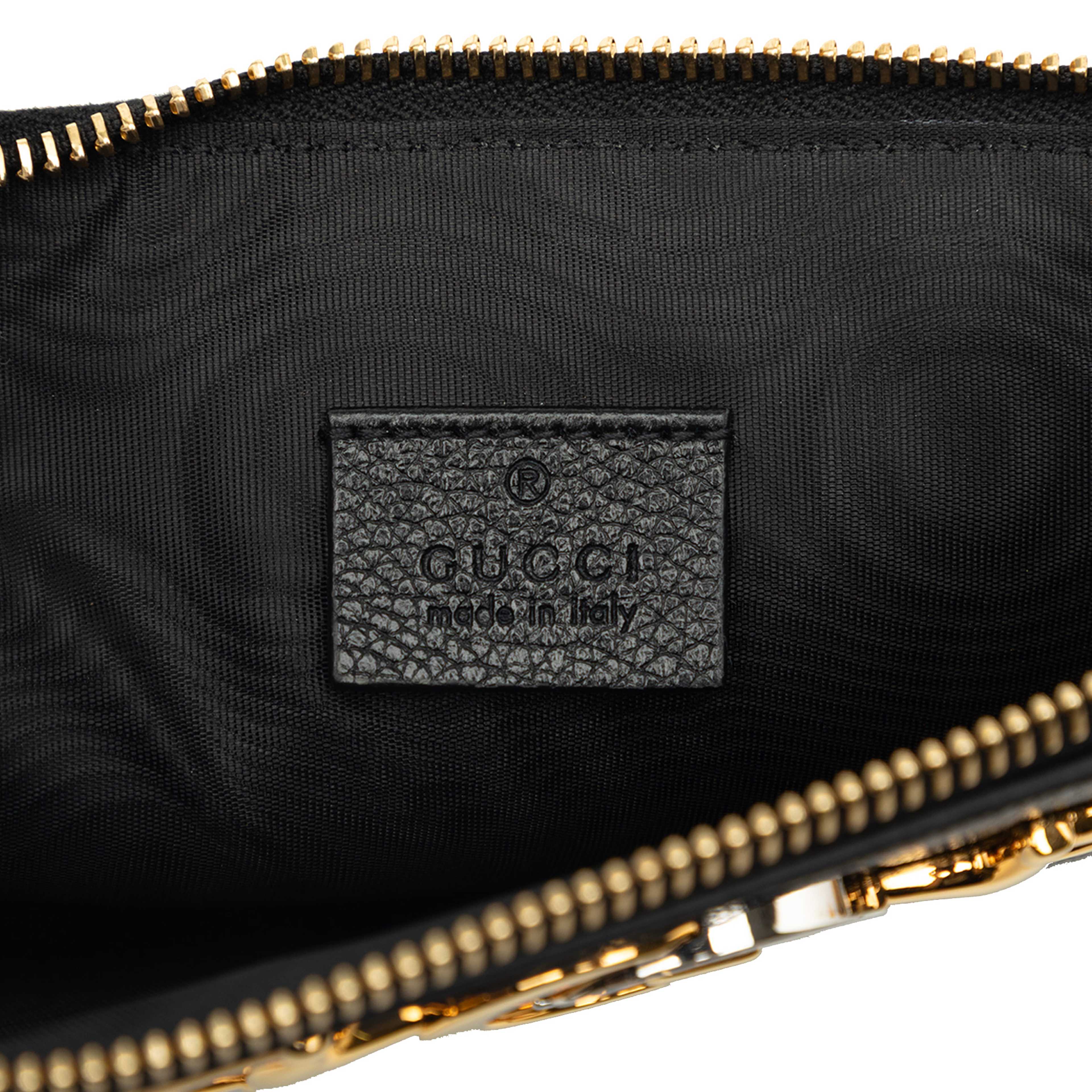 Gucci Grained Calfskin Zumi Zip Pouch, från Luxclusif, i färgen svart. Klicka för att öppna bilden i stort format