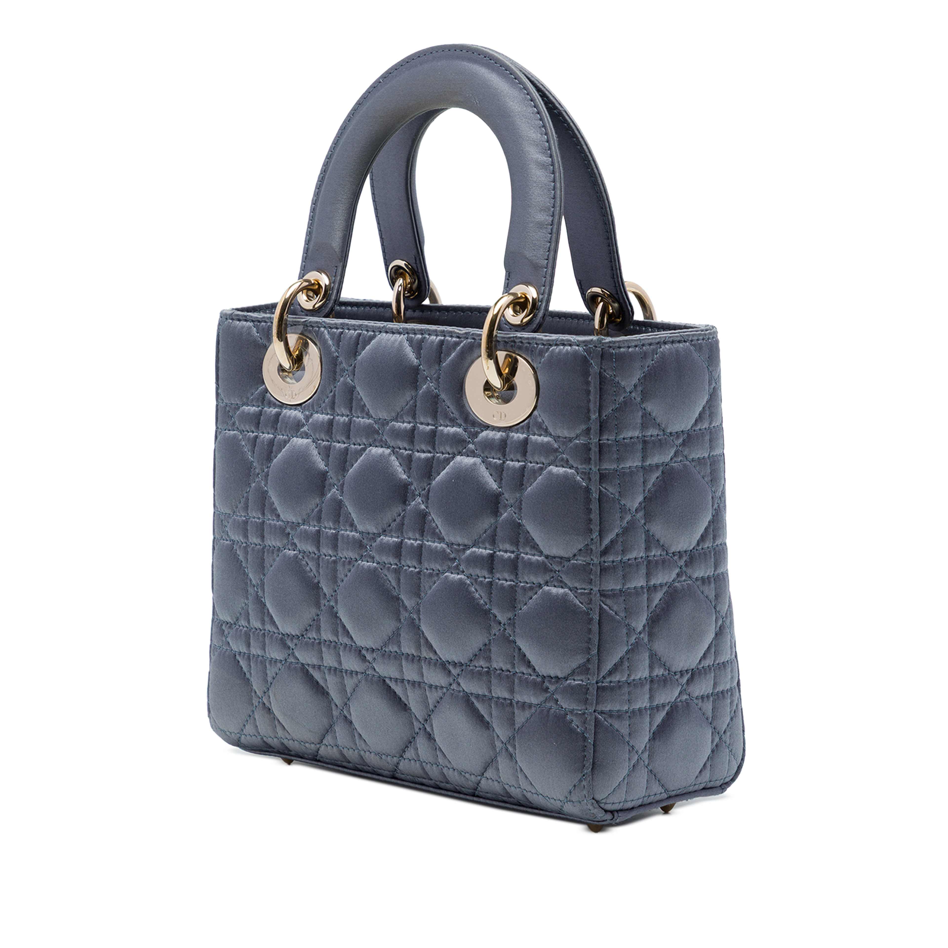 Dior Small Satin Cannage My Abcdior Lady Dior, från Luxclusif, i färgen blå. Klicka för att öppna bilden i stort format