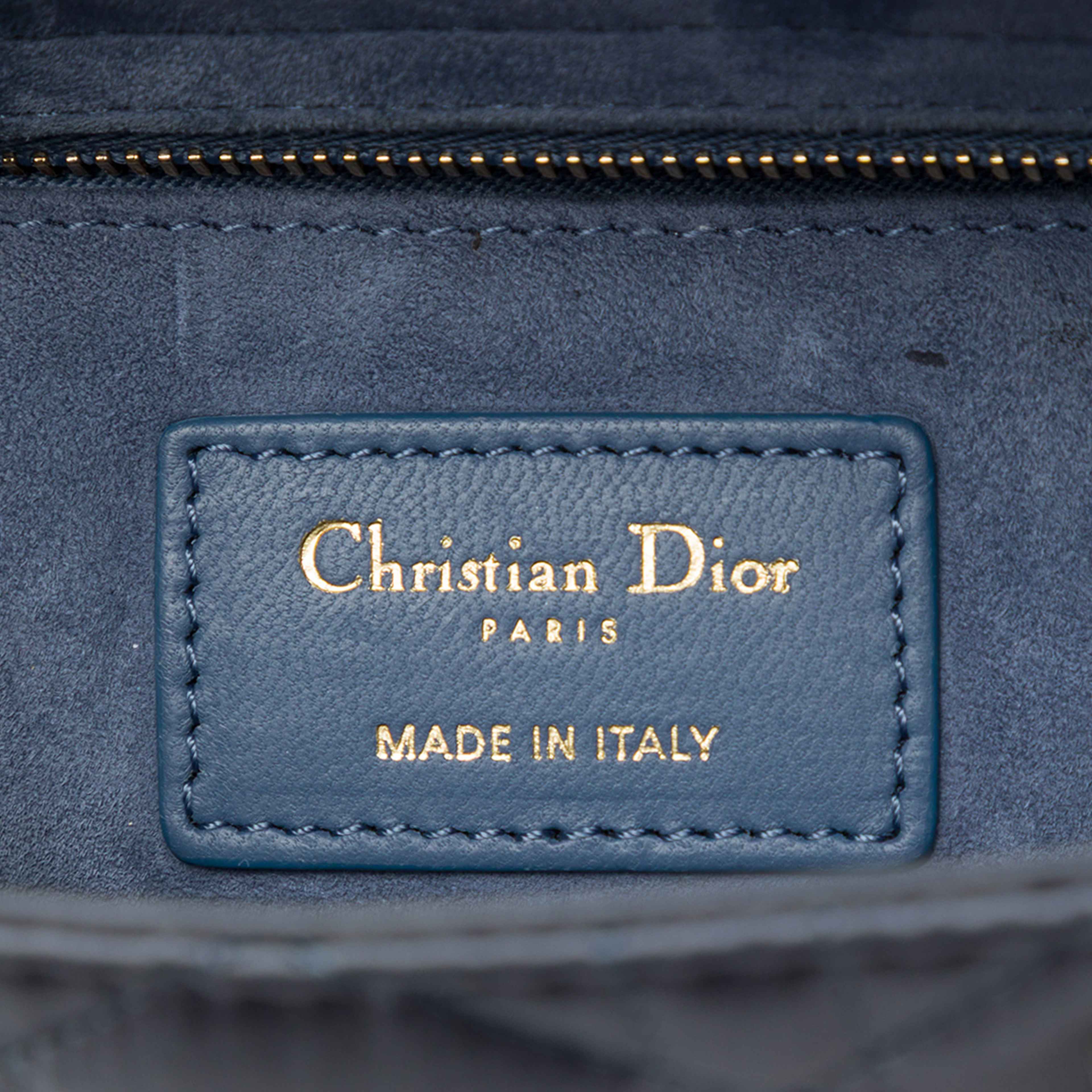 Dior Small Satin Cannage My Abcdior Lady Dior, från Luxclusif, i färgen blå. Klicka för att öppna bilden i stort format