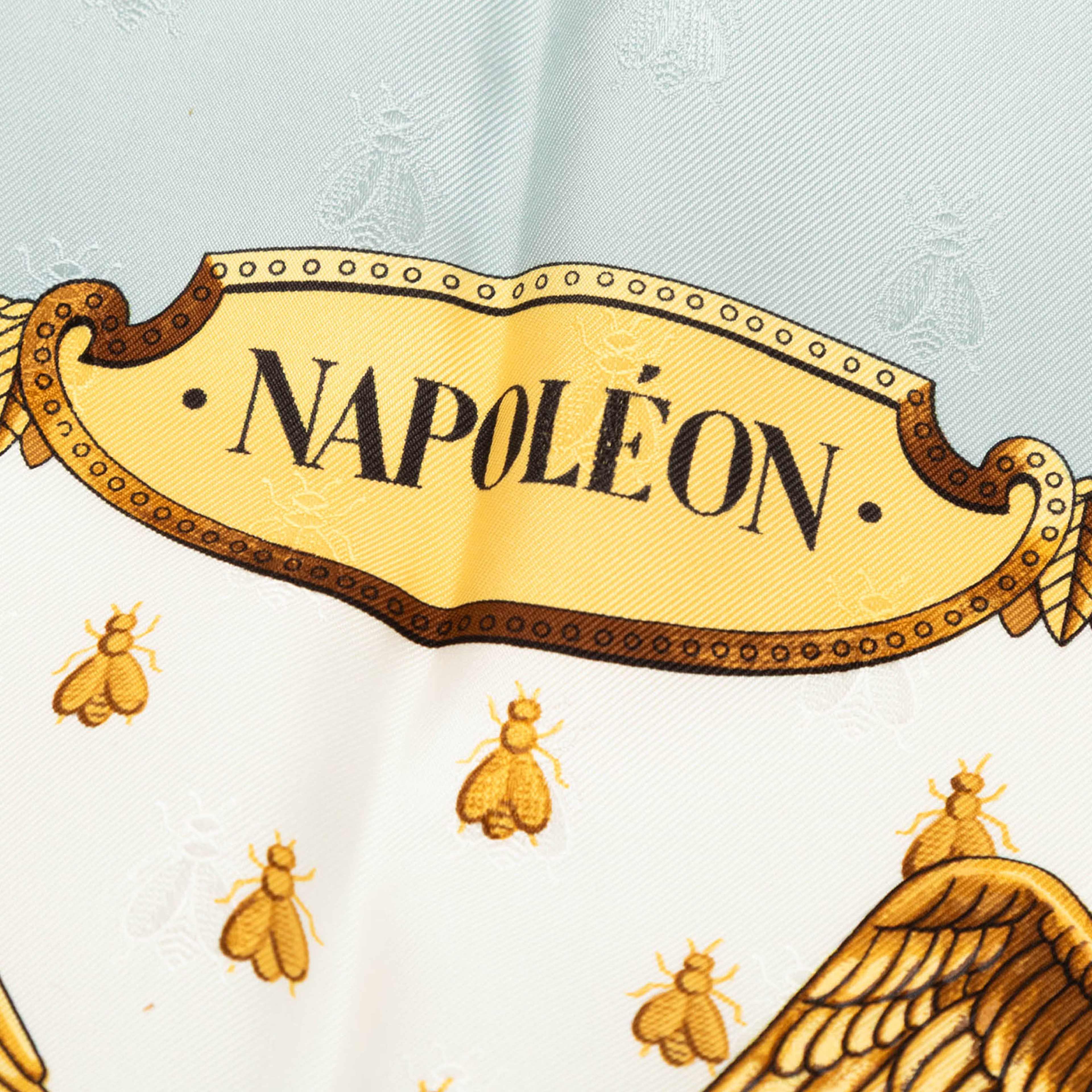 Hermès Napoleon Silk Scarf 90, från Luxclusif, i färgen light blue. Klicka för att öppna bilden i stort format