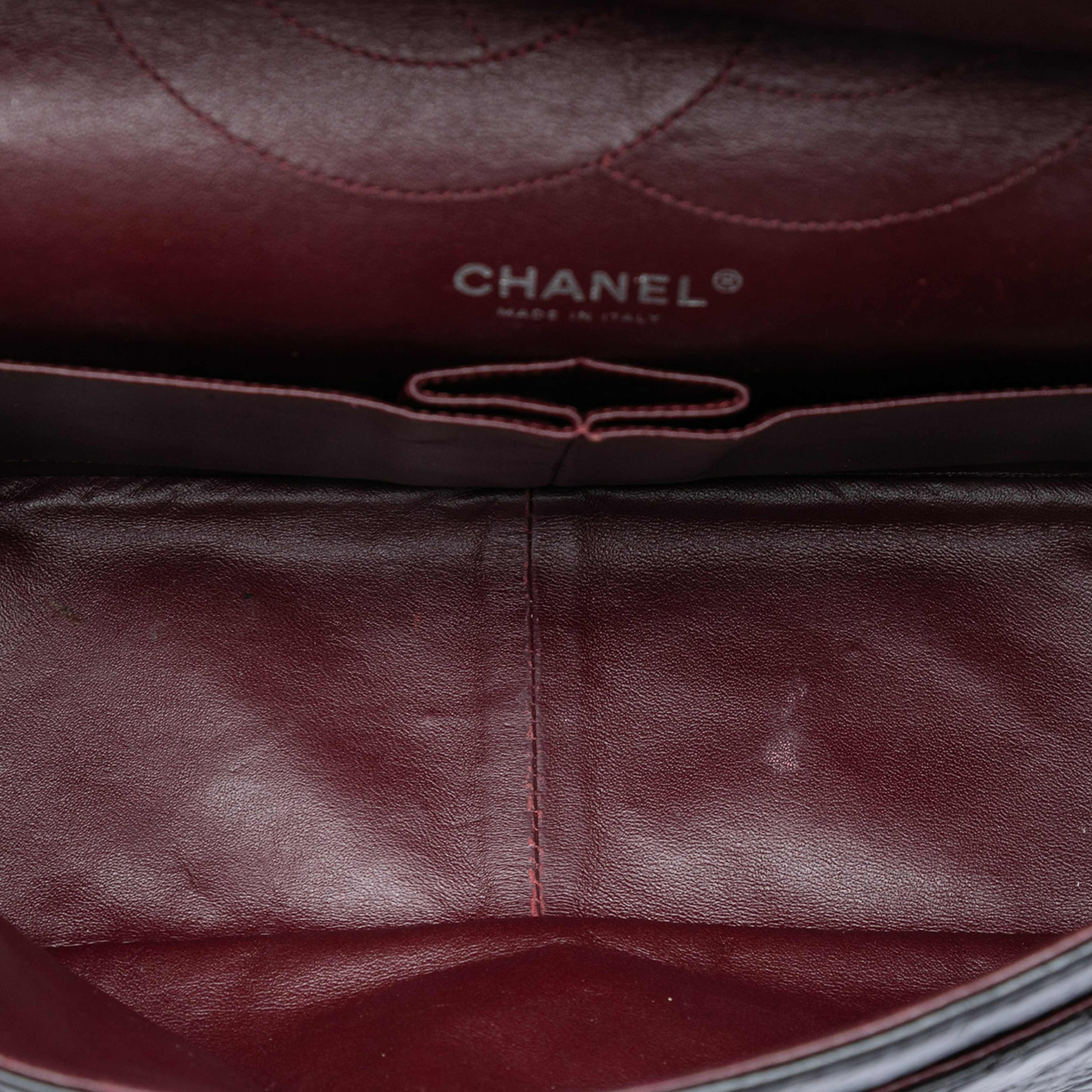 Chanel Quilted Aged Calfskin Reissue 2.55 Double Flap 227, från Luxclusif, i färgen svart. Klicka för att öppna bilden i stort format