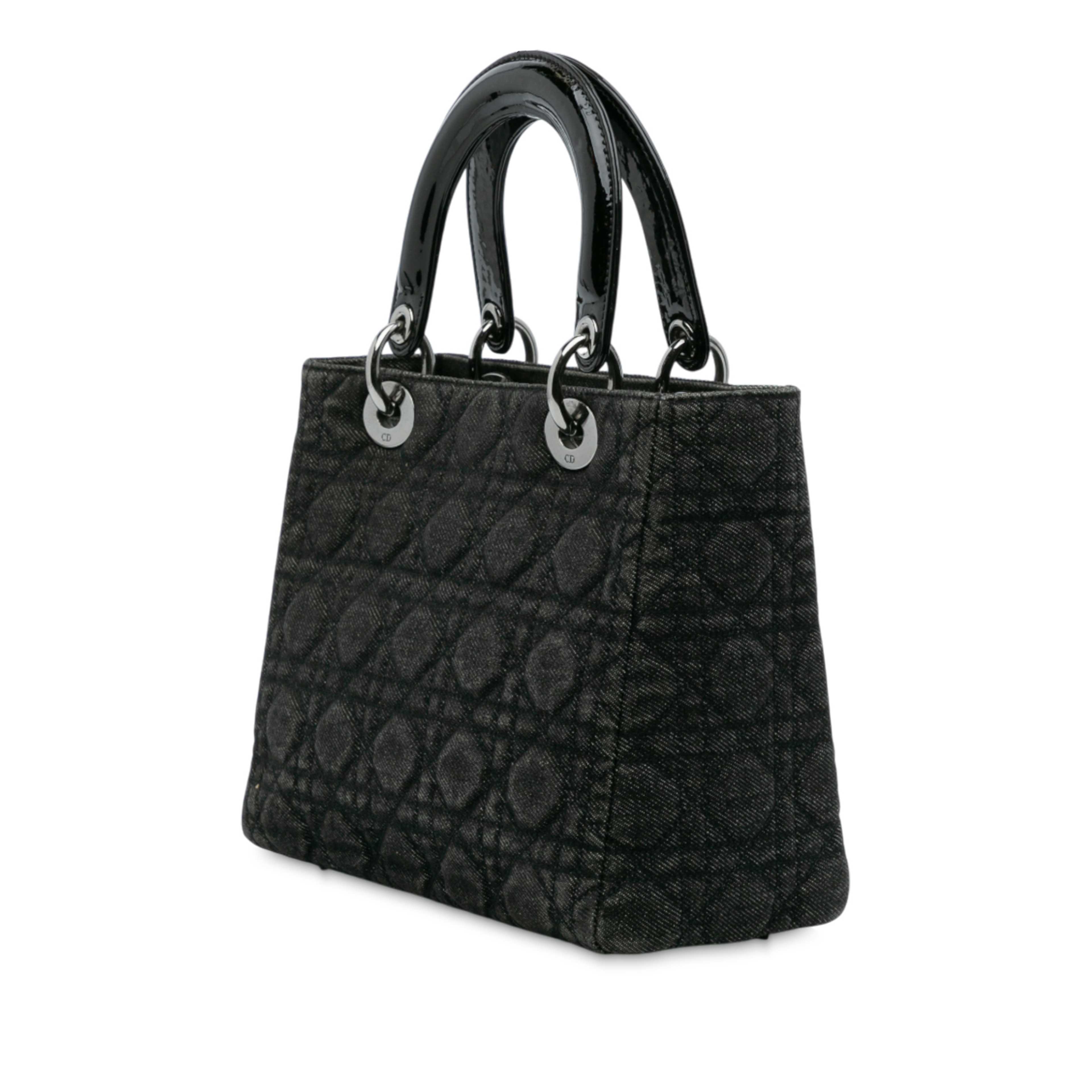 Dior Medium Denim Cannage Lady Dior, från Luxclusif, i färgen black. Klicka för att öppna bilden i stort format