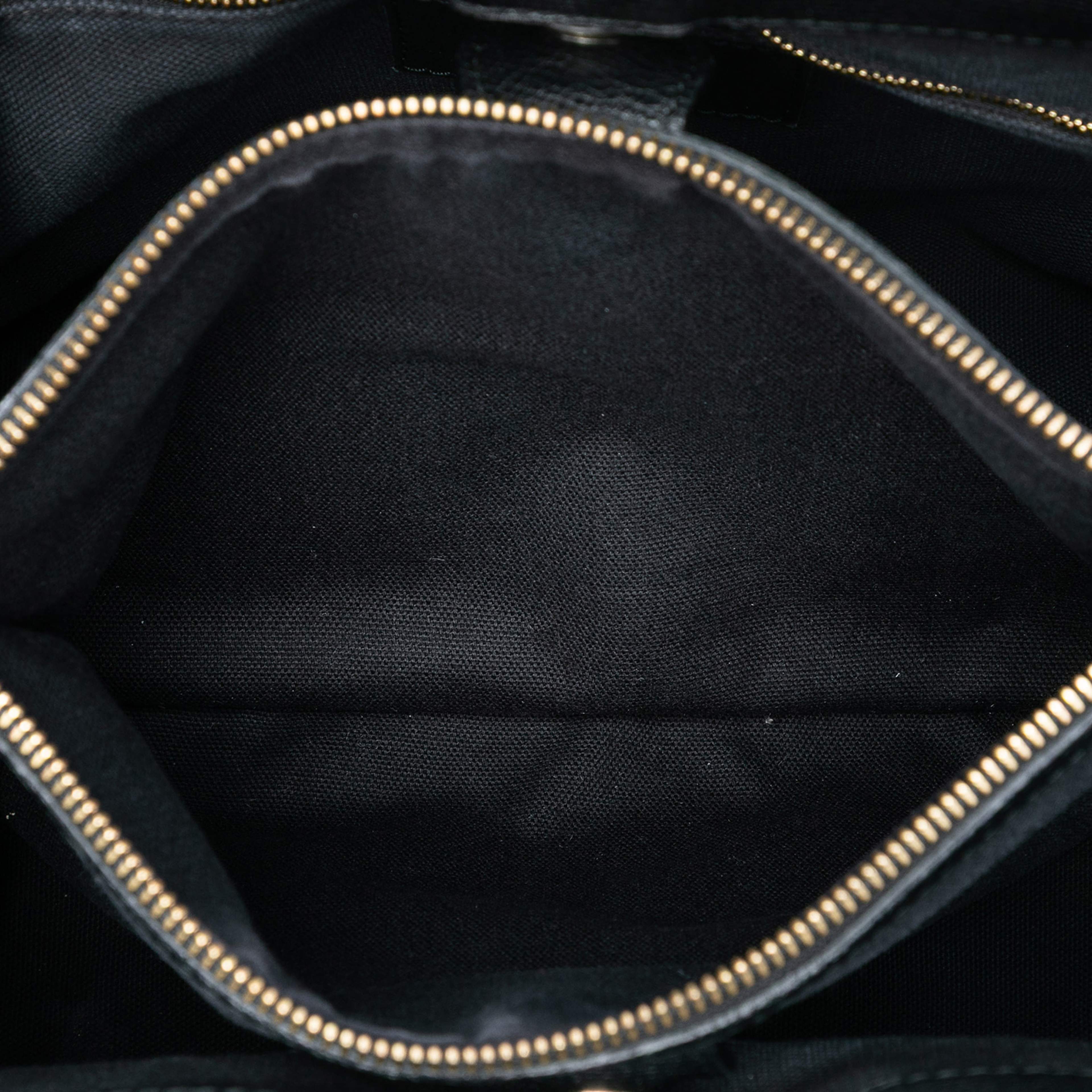 Burberry Medium Leather And House Check Banner Satchel, från Luxclusif, i färgen black. Klicka för att öppna bilden i stort format