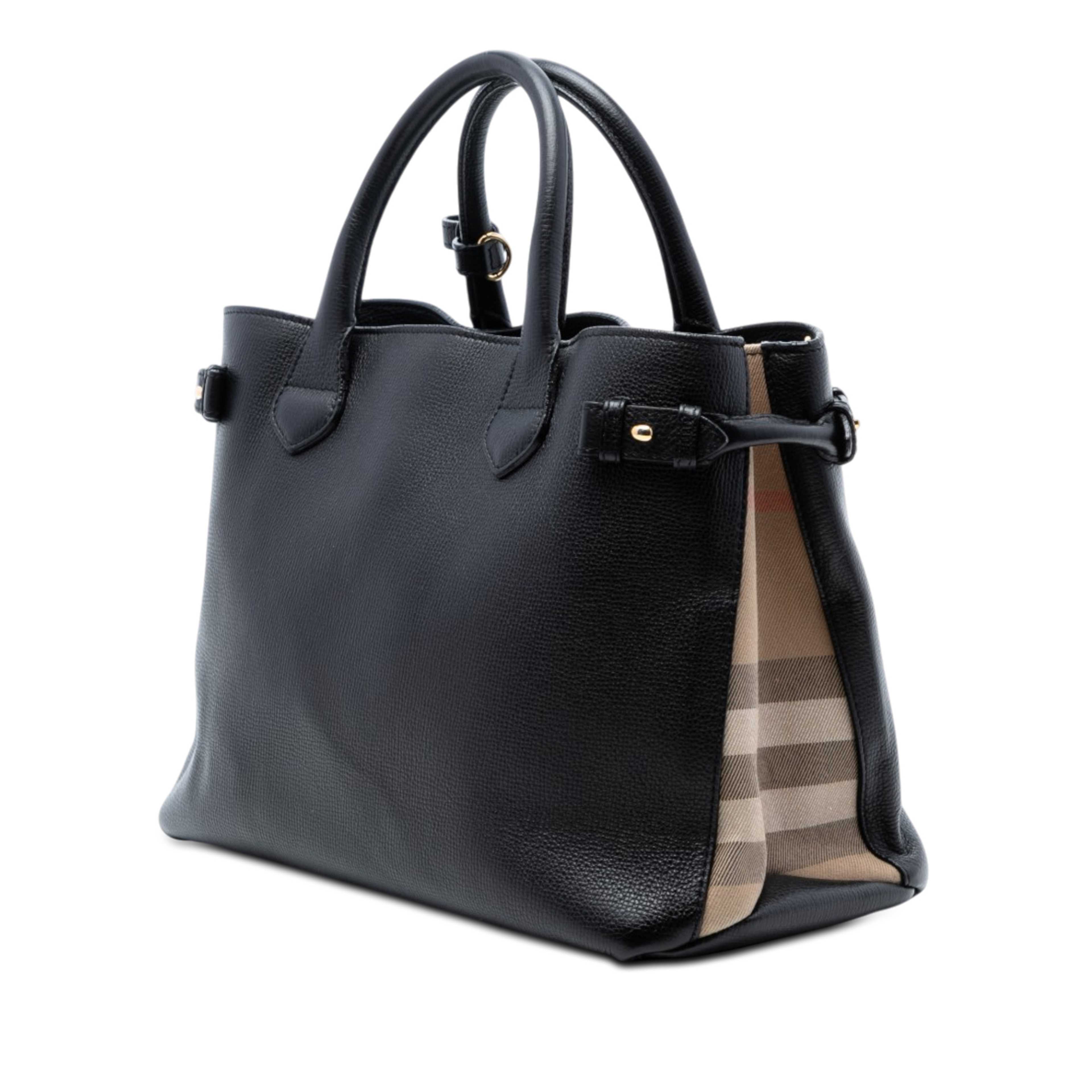 Burberry Medium Leather And House Check Banner Satchel, från Luxclusif, i färgen svart. Klicka för att öppna bilden i stort format