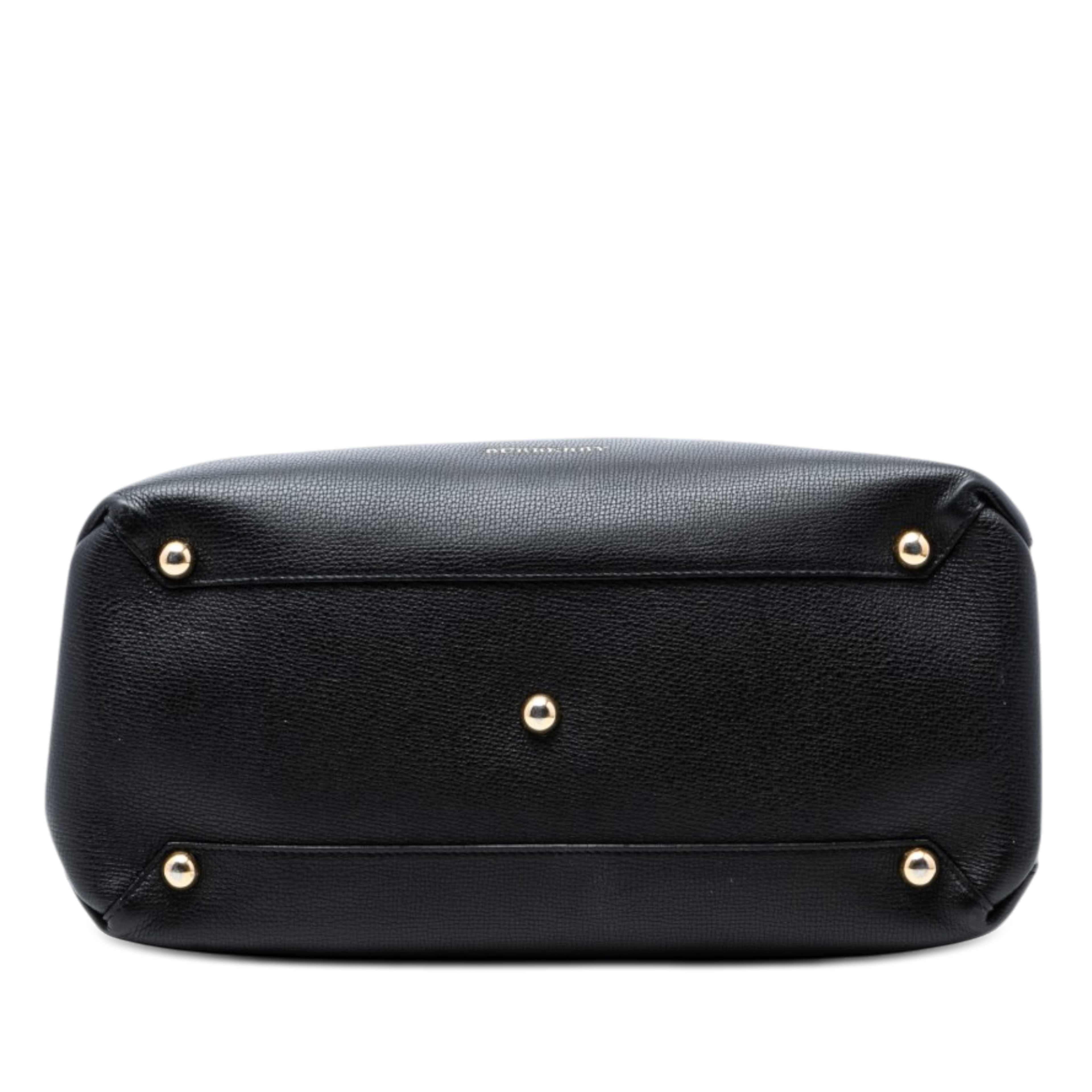 Burberry Medium Leather And House Check Banner Satchel, från Luxclusif, i färgen svart. Klicka för att öppna bilden i stort format