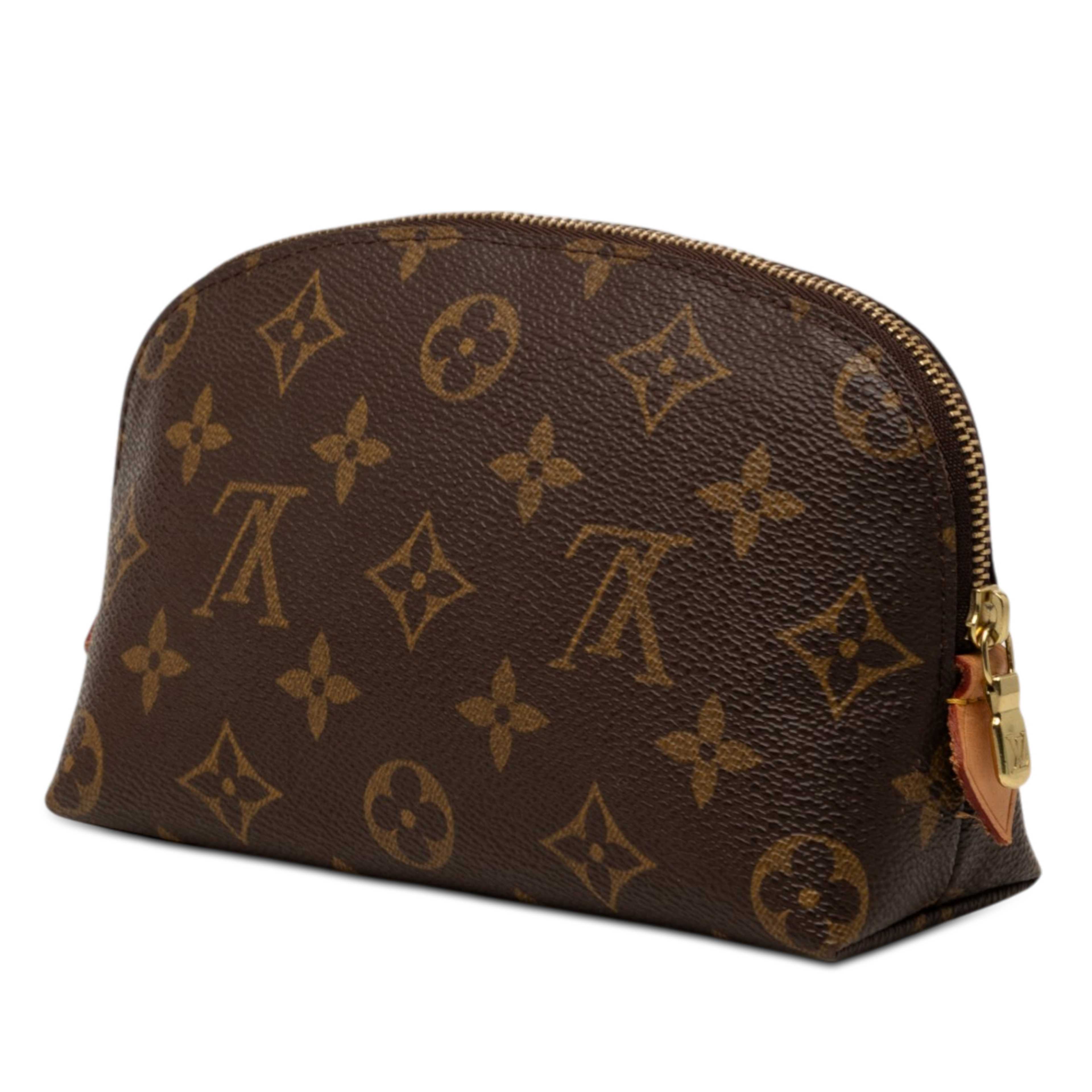 Louis Vuitton Monogram Cosmetic Pouch Pm, från Luxclusif, i färgen brun. Klicka för att öppna bilden i stort format
