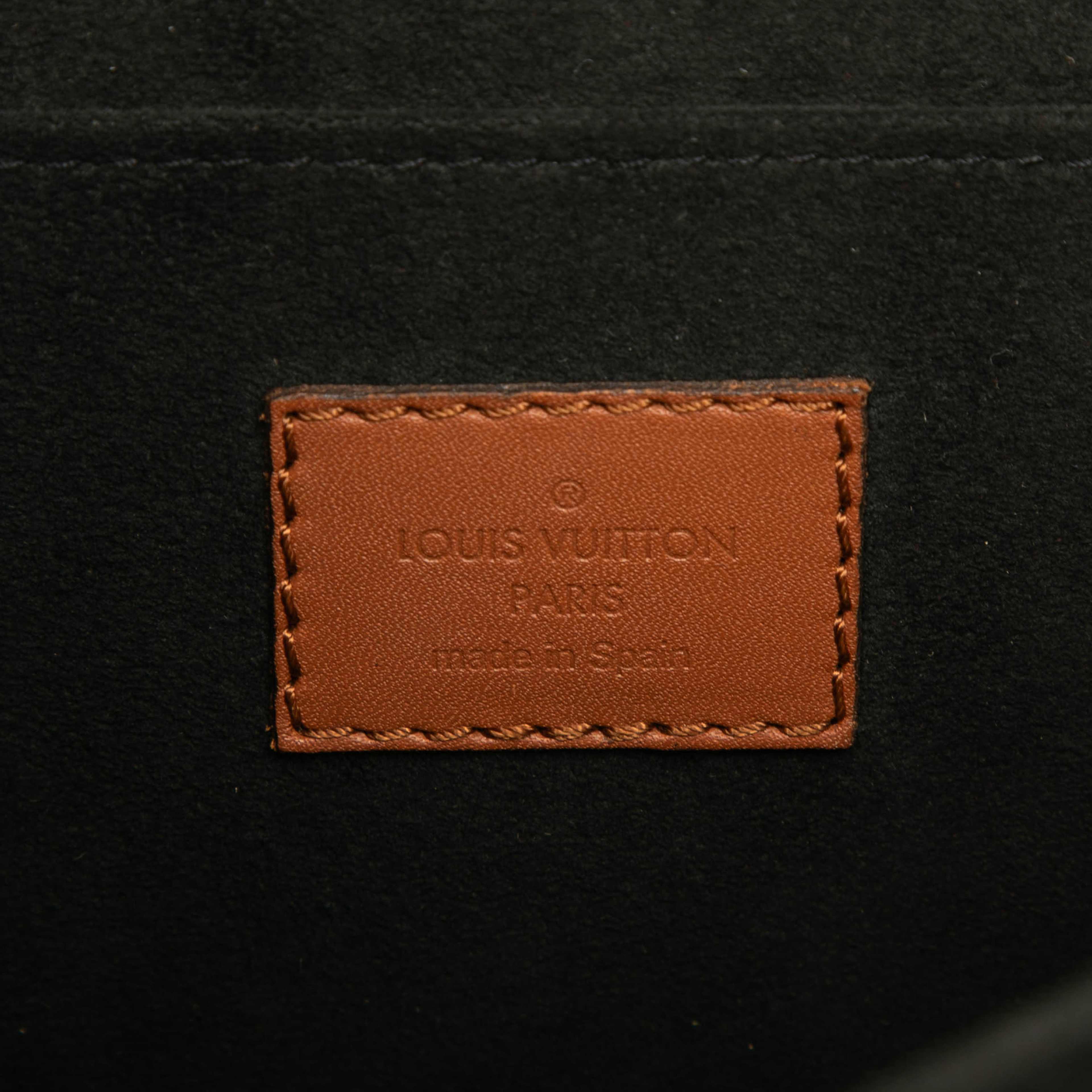 Louis Vuitton Monogram Reverse Dauphine Mm, från Luxclusif, i färgen brown. Klicka för att öppna bilden i stort format