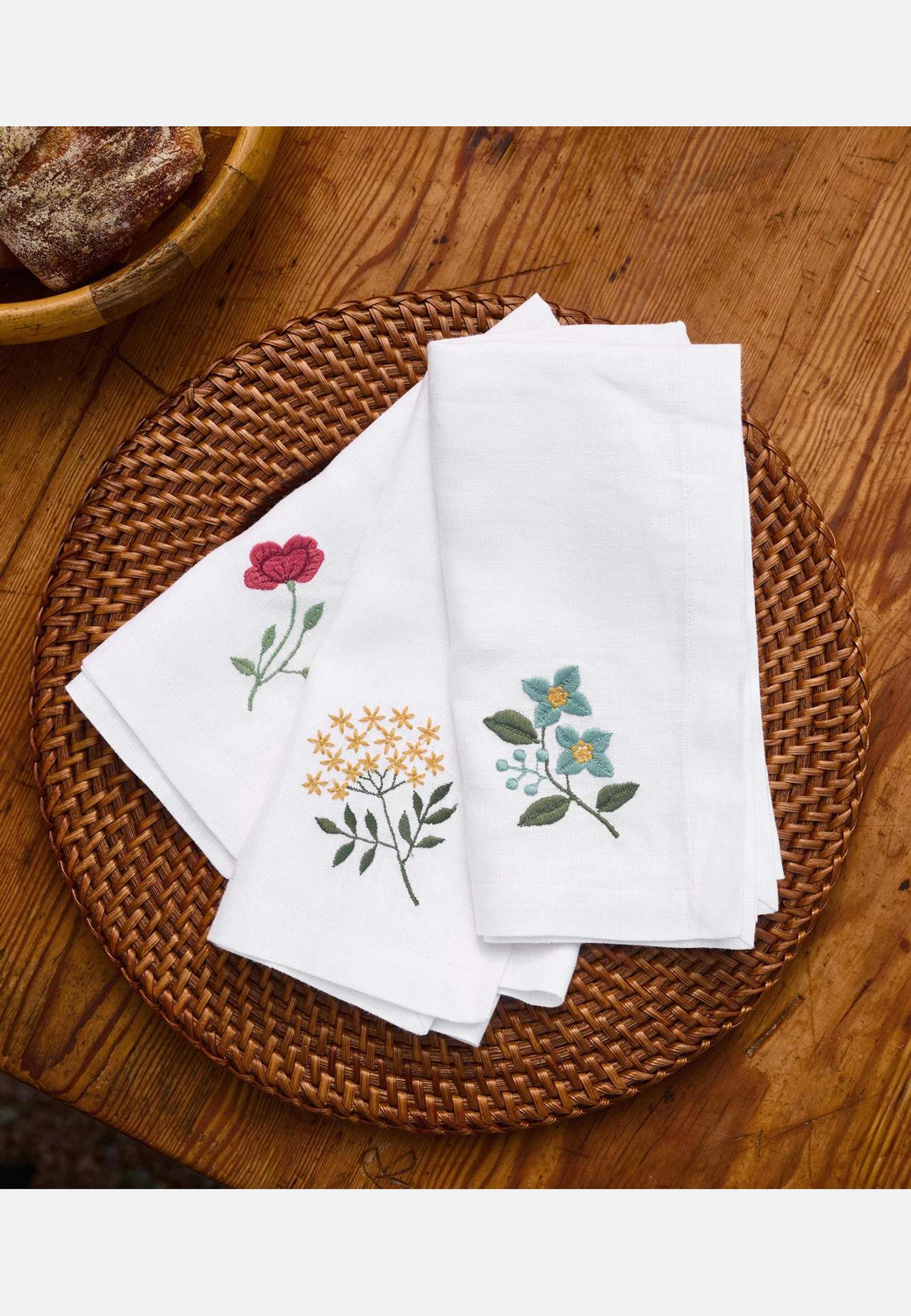 Bouquet Servett - Burgundy 45x45 Cm, från Pick A Poppy, i färgen yellow/green. Klicka för att öppna bilden i stort format